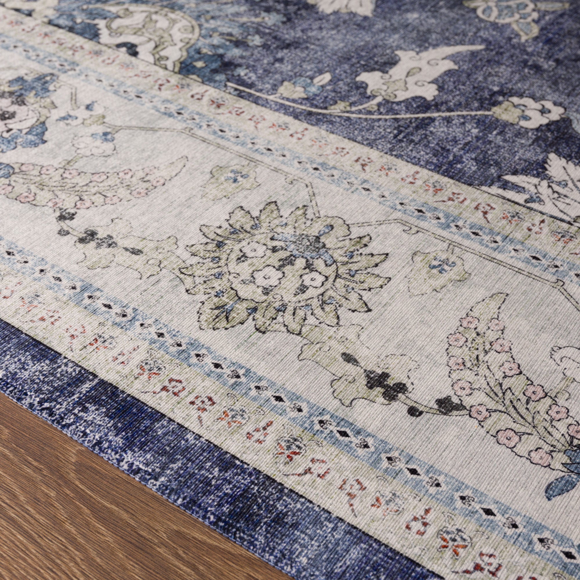 Cleo Traditional Floral Design Rug