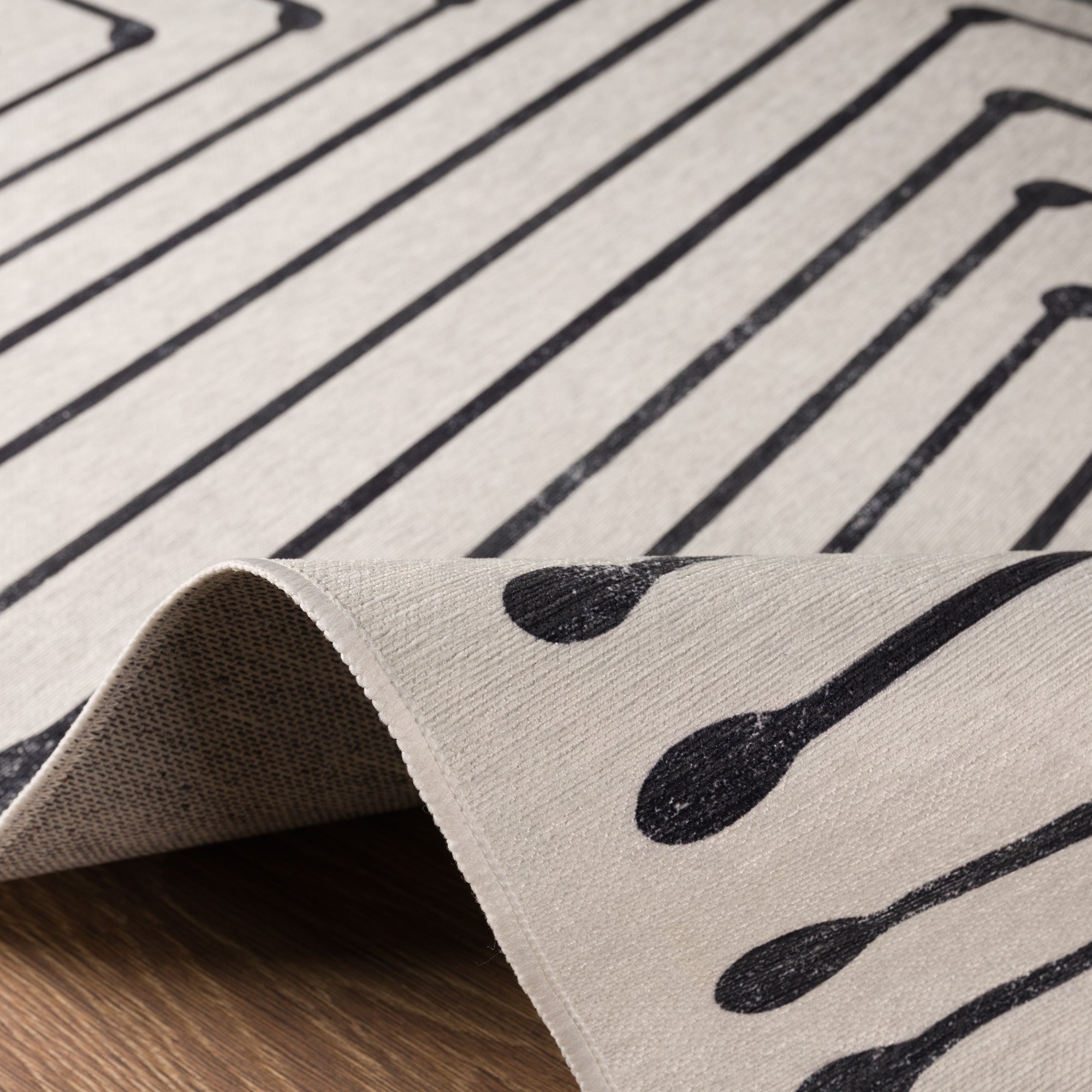 Aira Geometriskt Linjemönster Matta