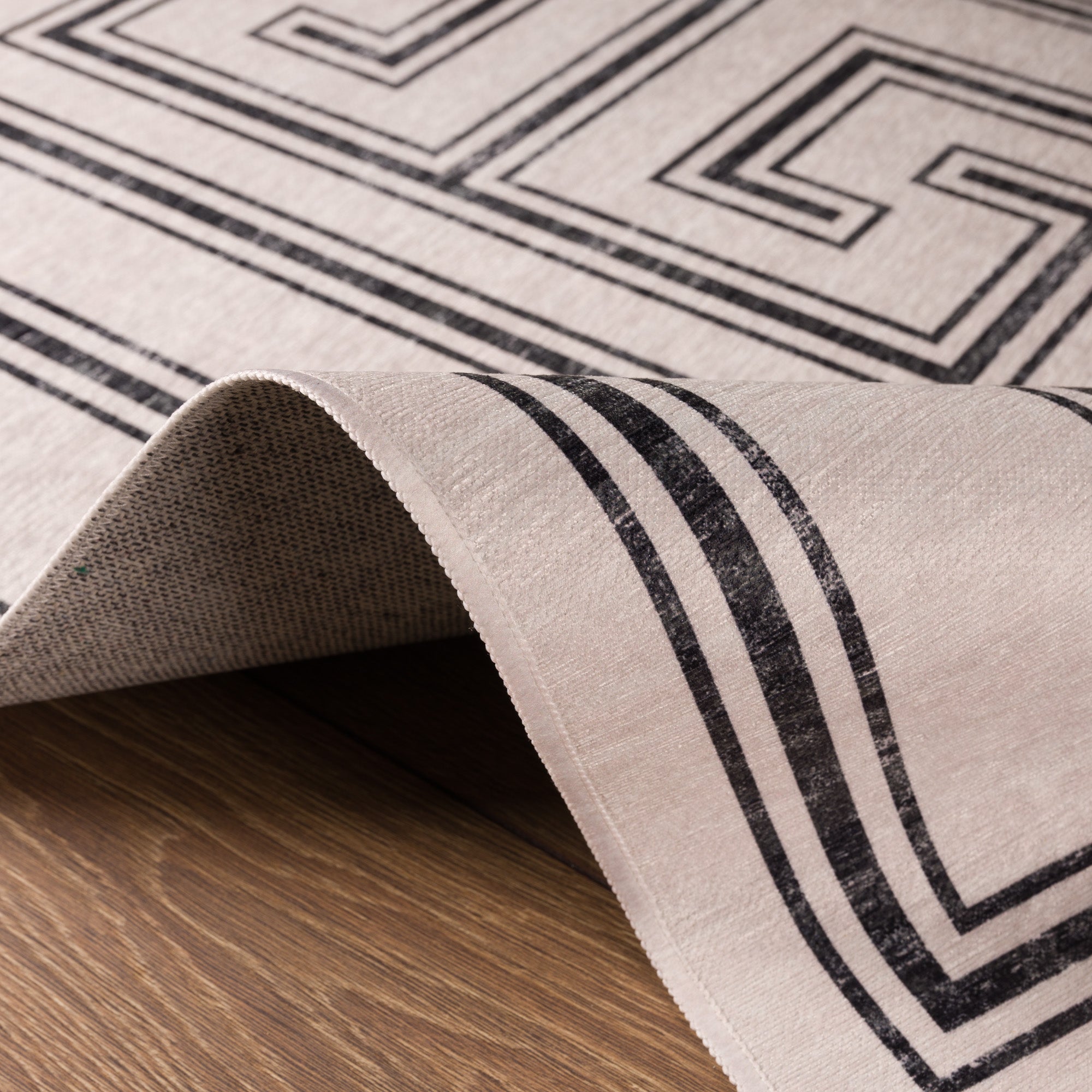 Cala Tapete Geométrico Contemporâneo