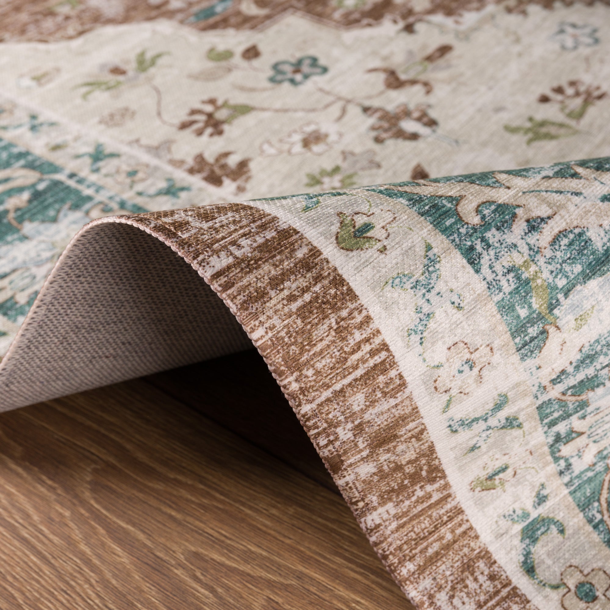 Nessa Персийски килим с медальон