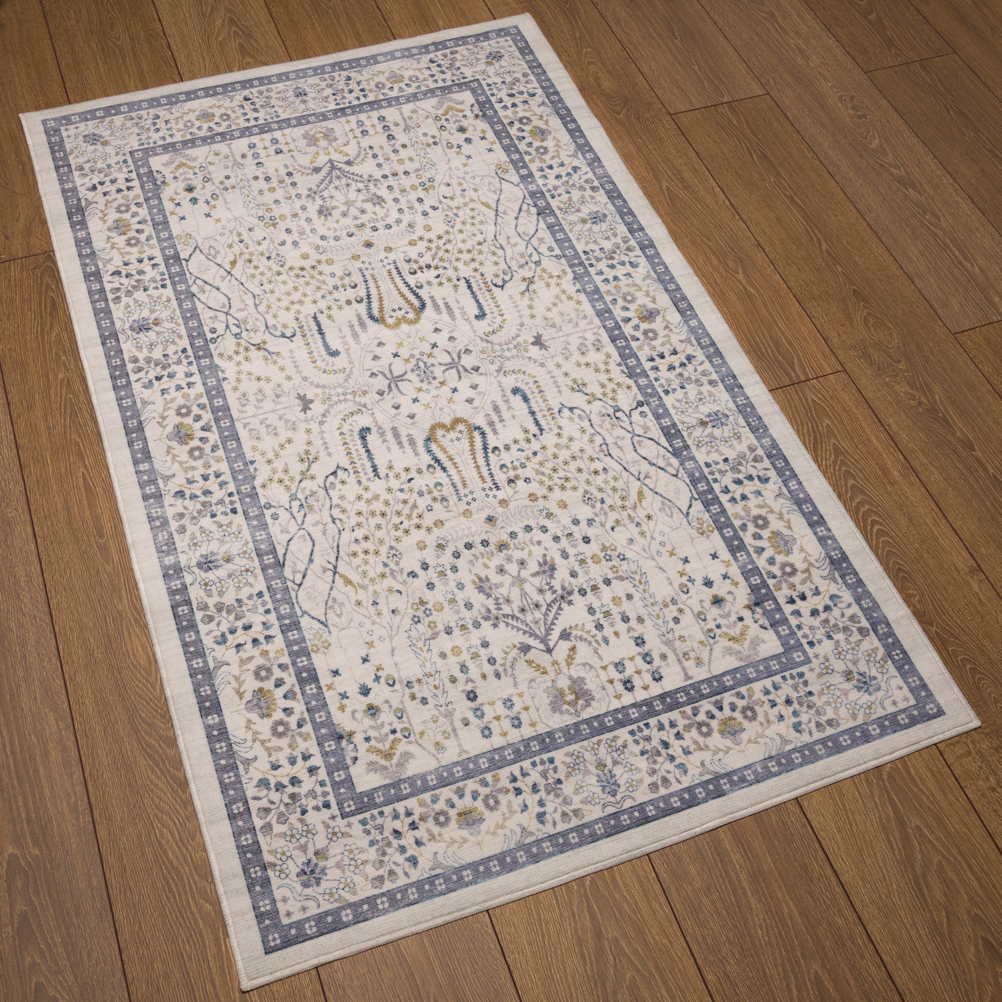 Henrietta Реколта флорален килим