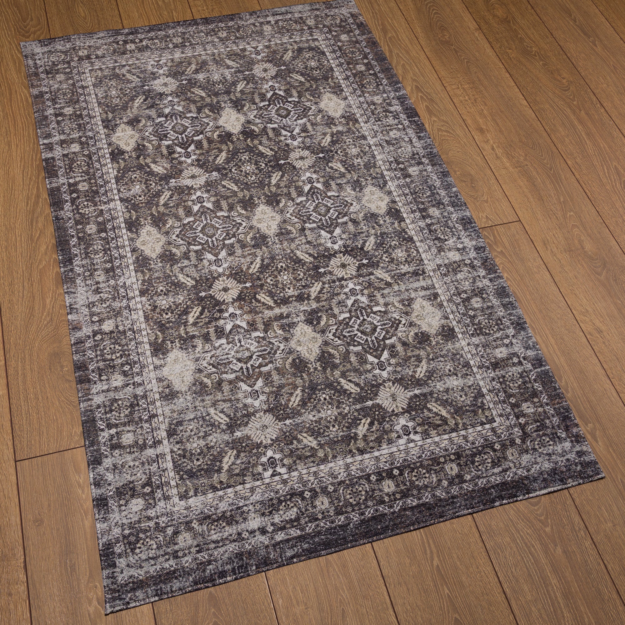 Sera Ornamental Traditional Rug