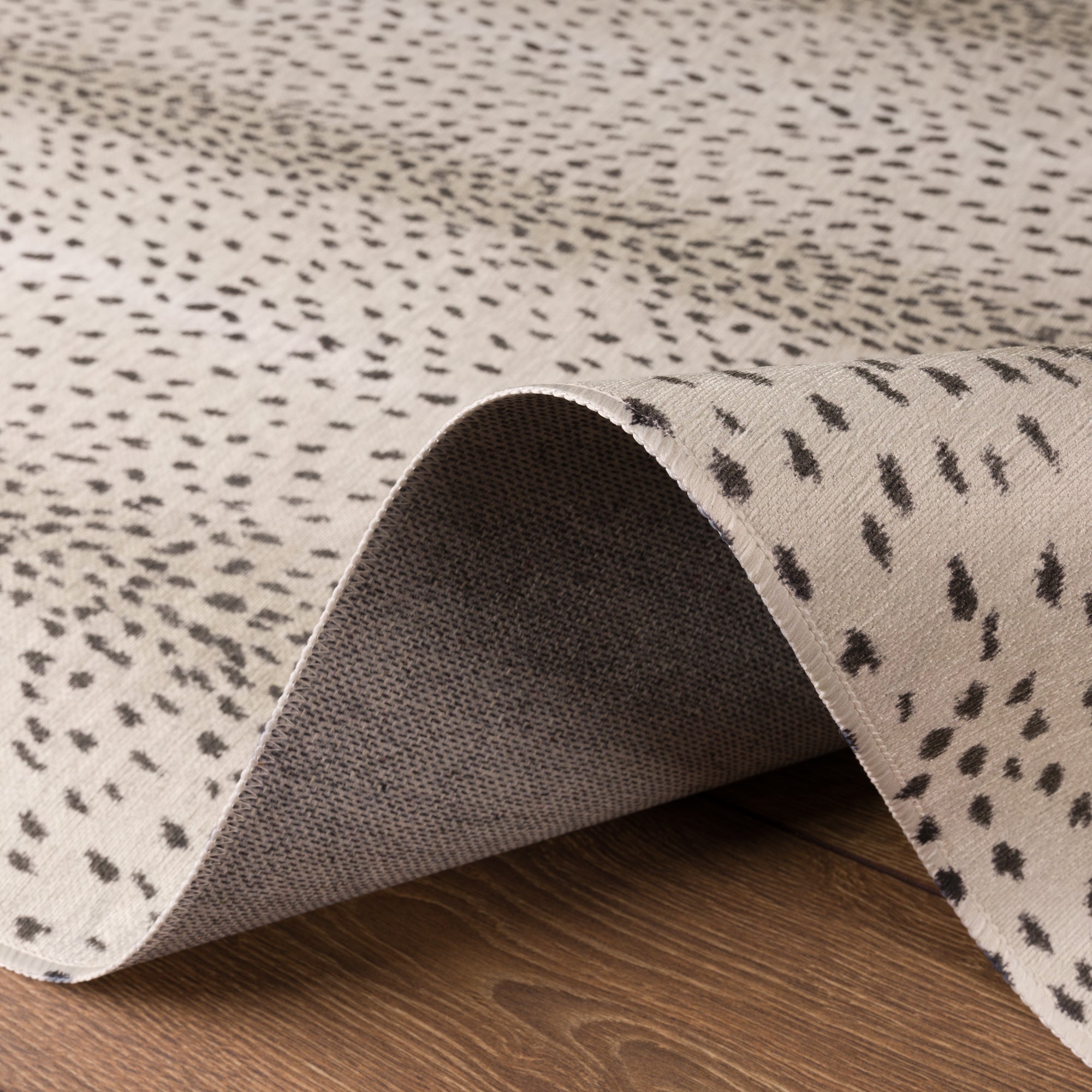 Zara Spotted Pattern Rug