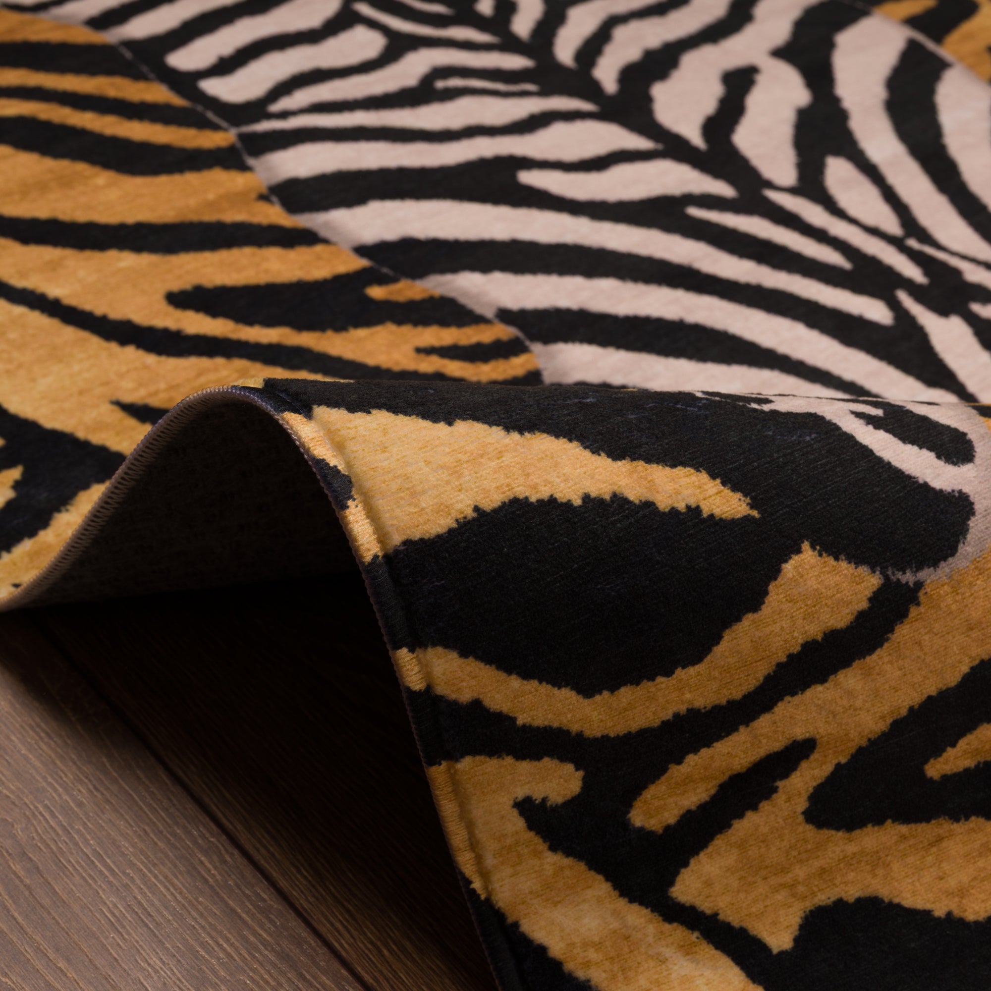 Shaye Dywan Modern Zebra Pattern