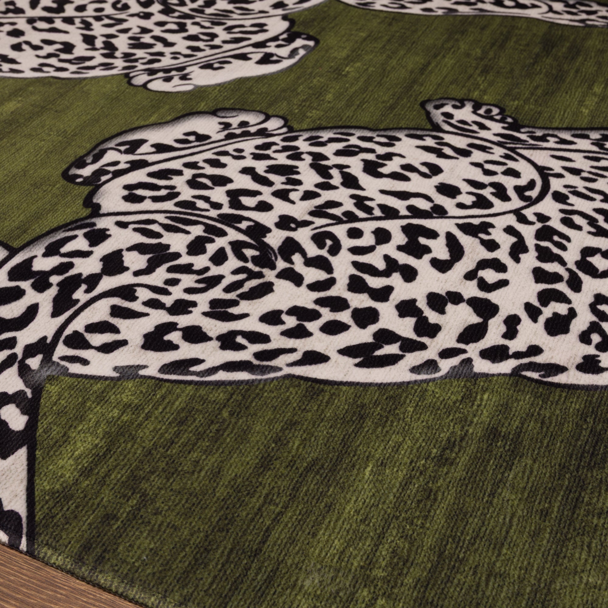 Cyrus Bold Leopard Print Rug