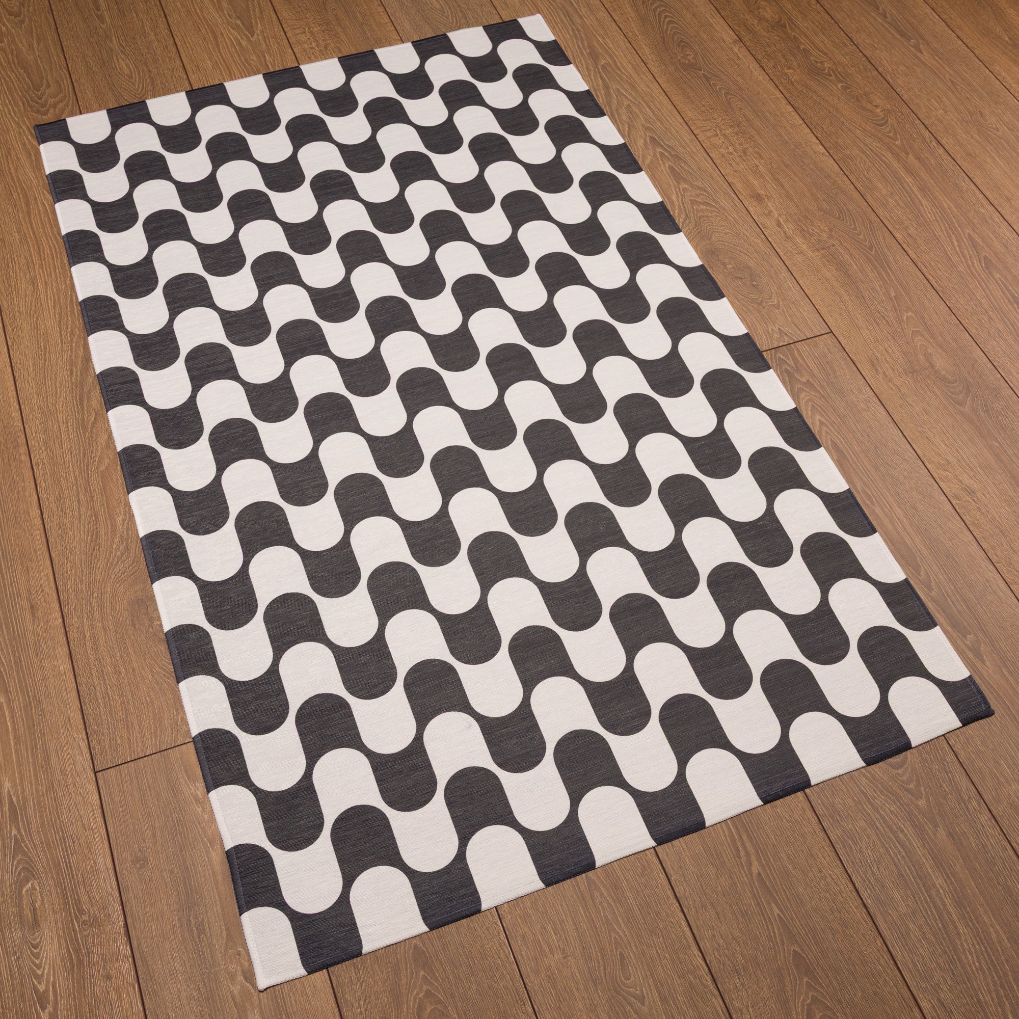 Pixie Wavy Geometric Rug