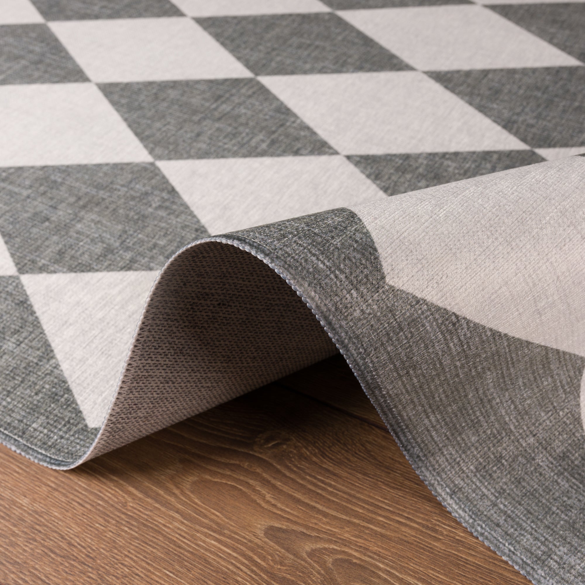 Avery Timeless Diamond Rug