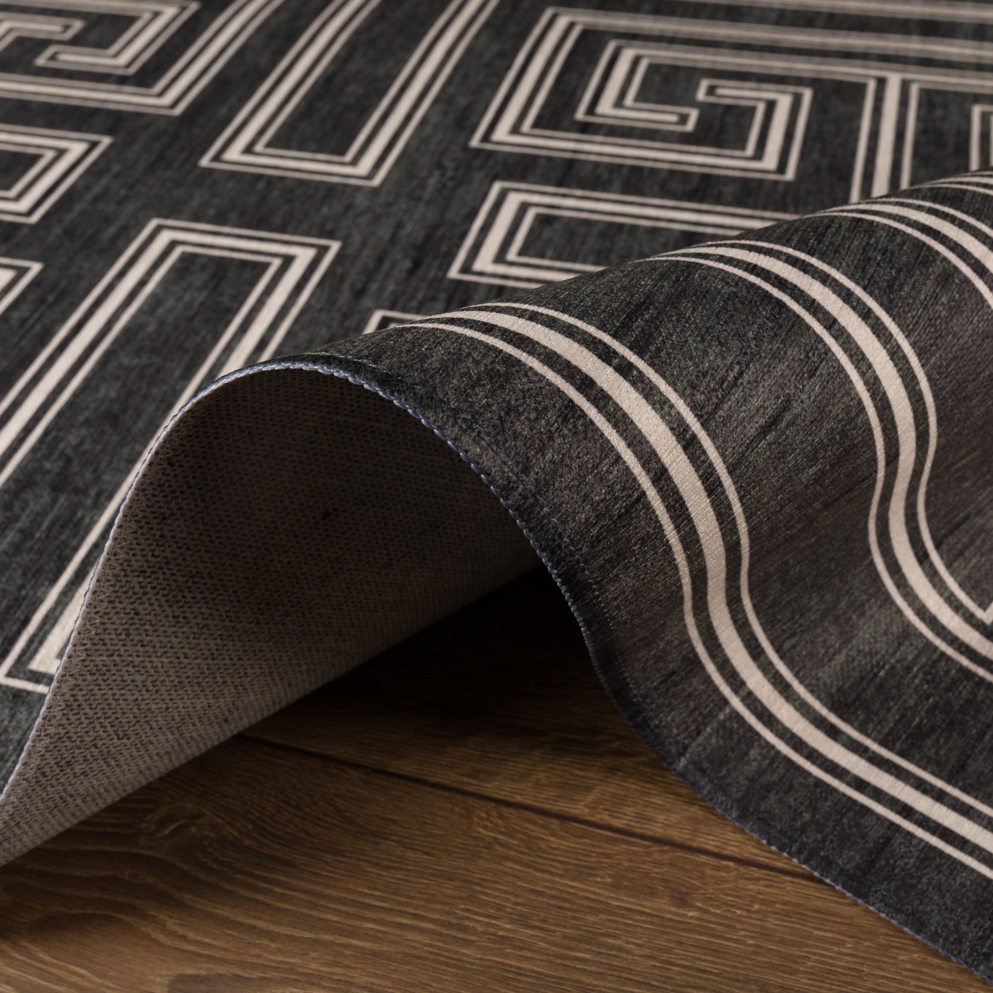 Cala Tapete Geométrico Contemporâneo