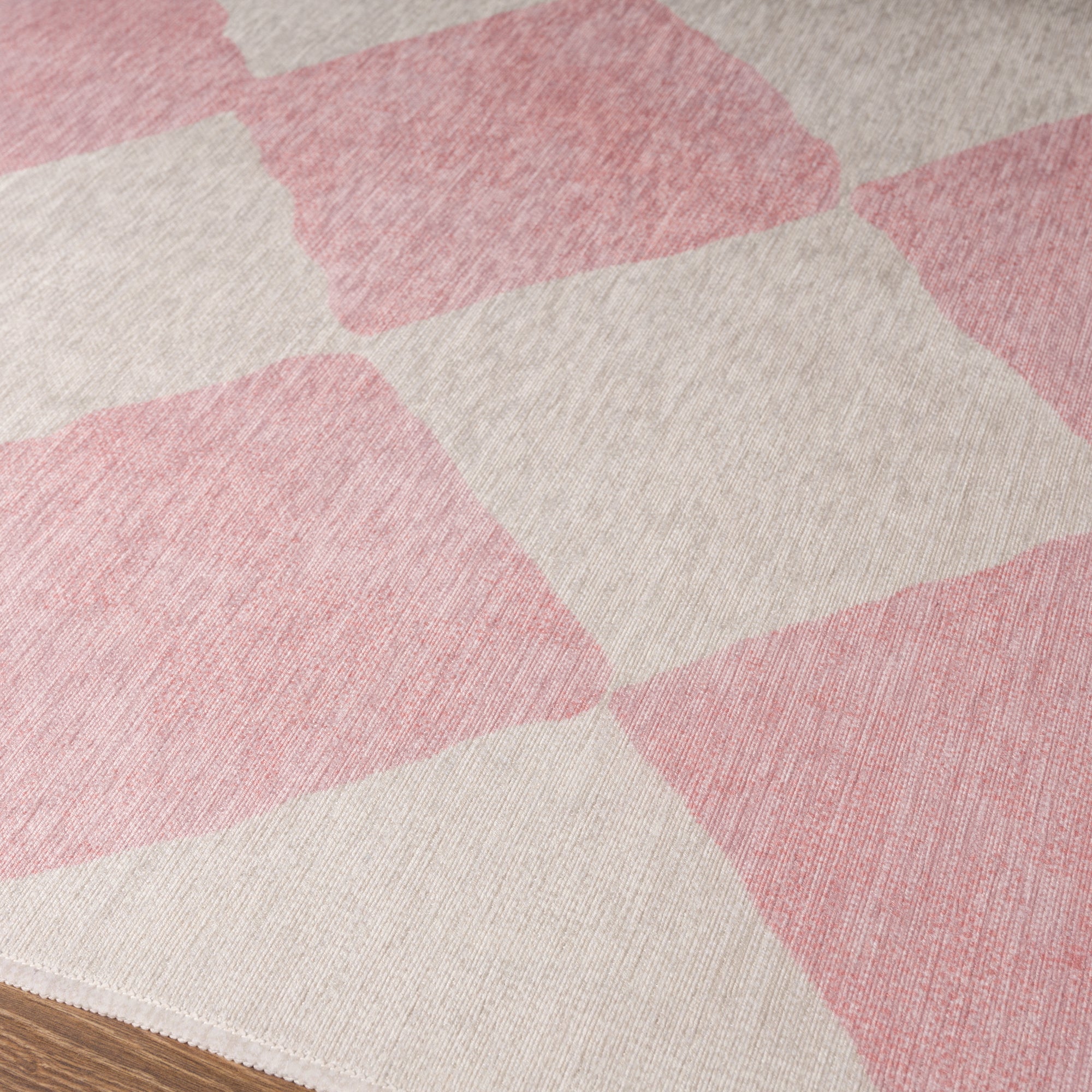 Vera Checkered Diamond Pattern Rug