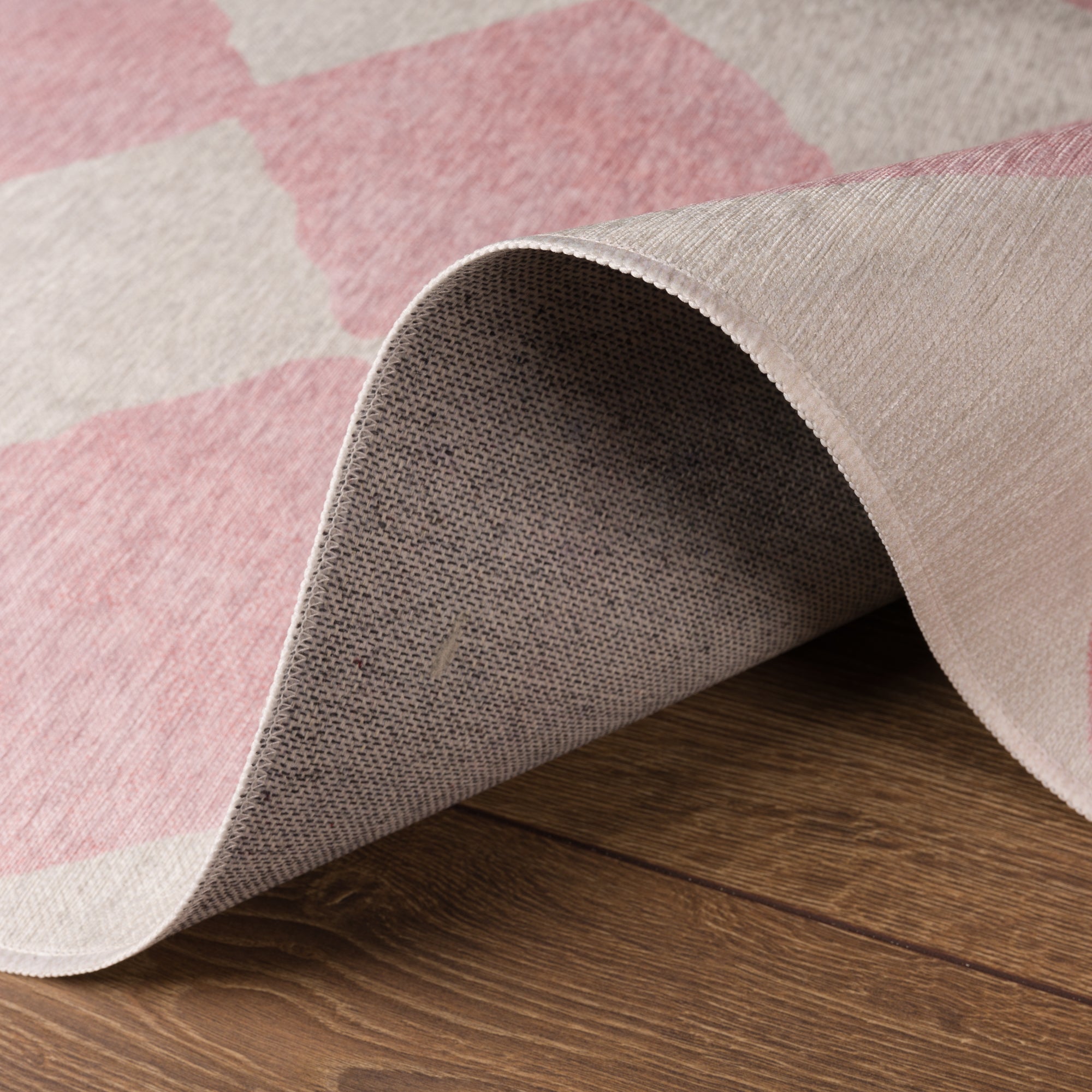 Vera Checkered Diamond Pattern Rug