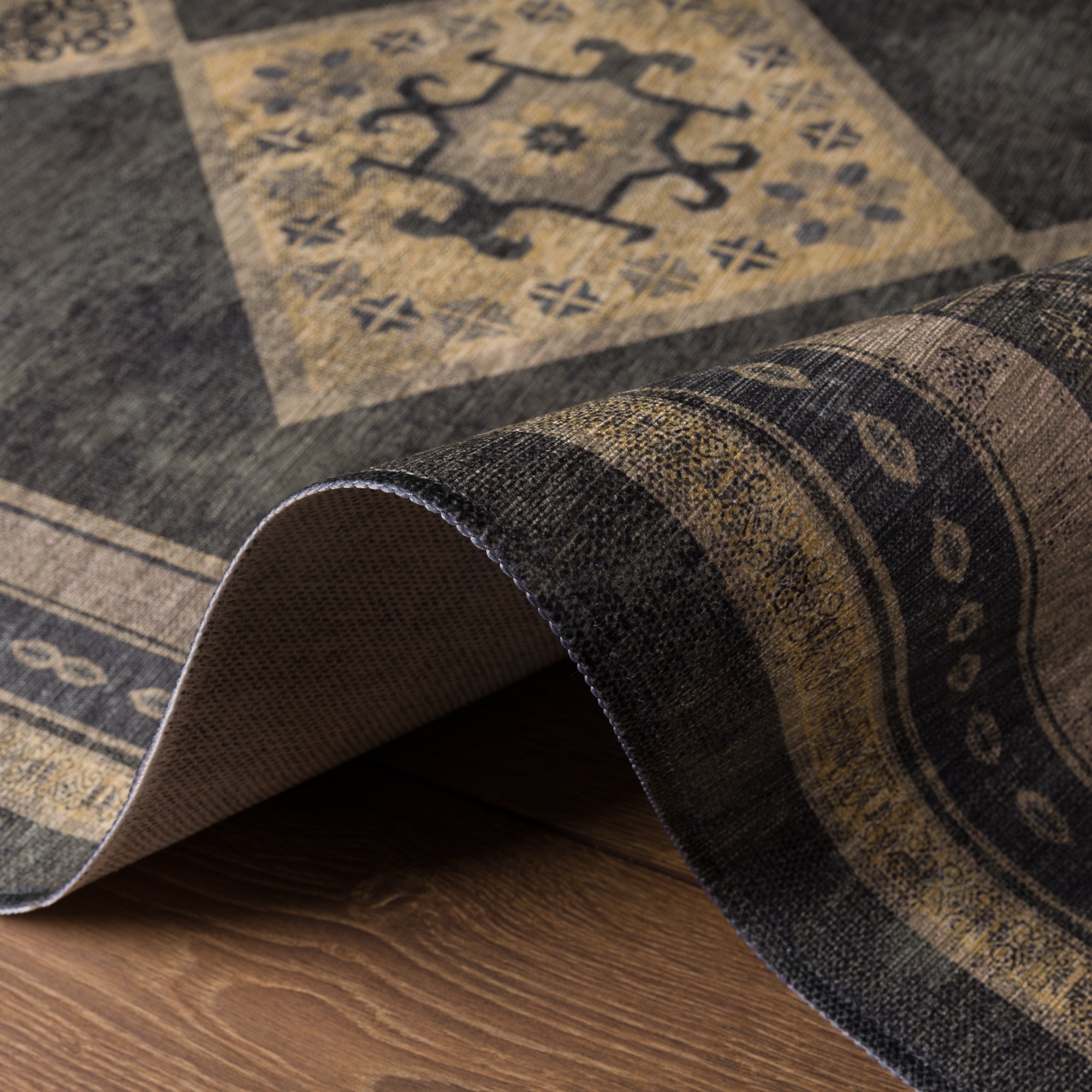 Selene Geometric Diamond Rug