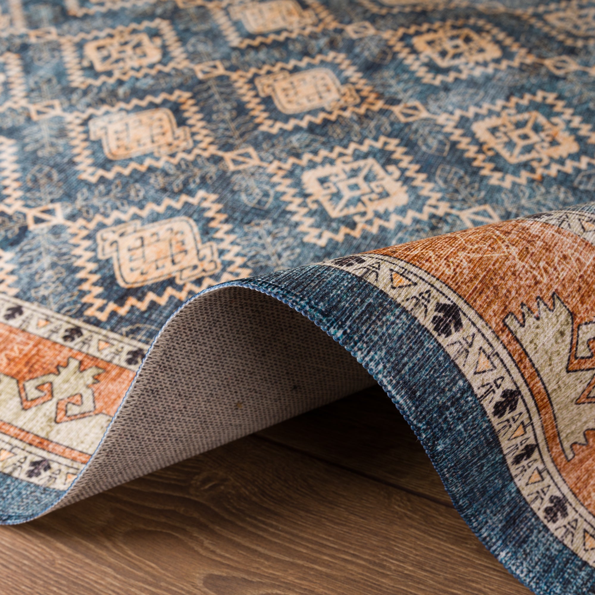 Niva Diamond Traditional Rug