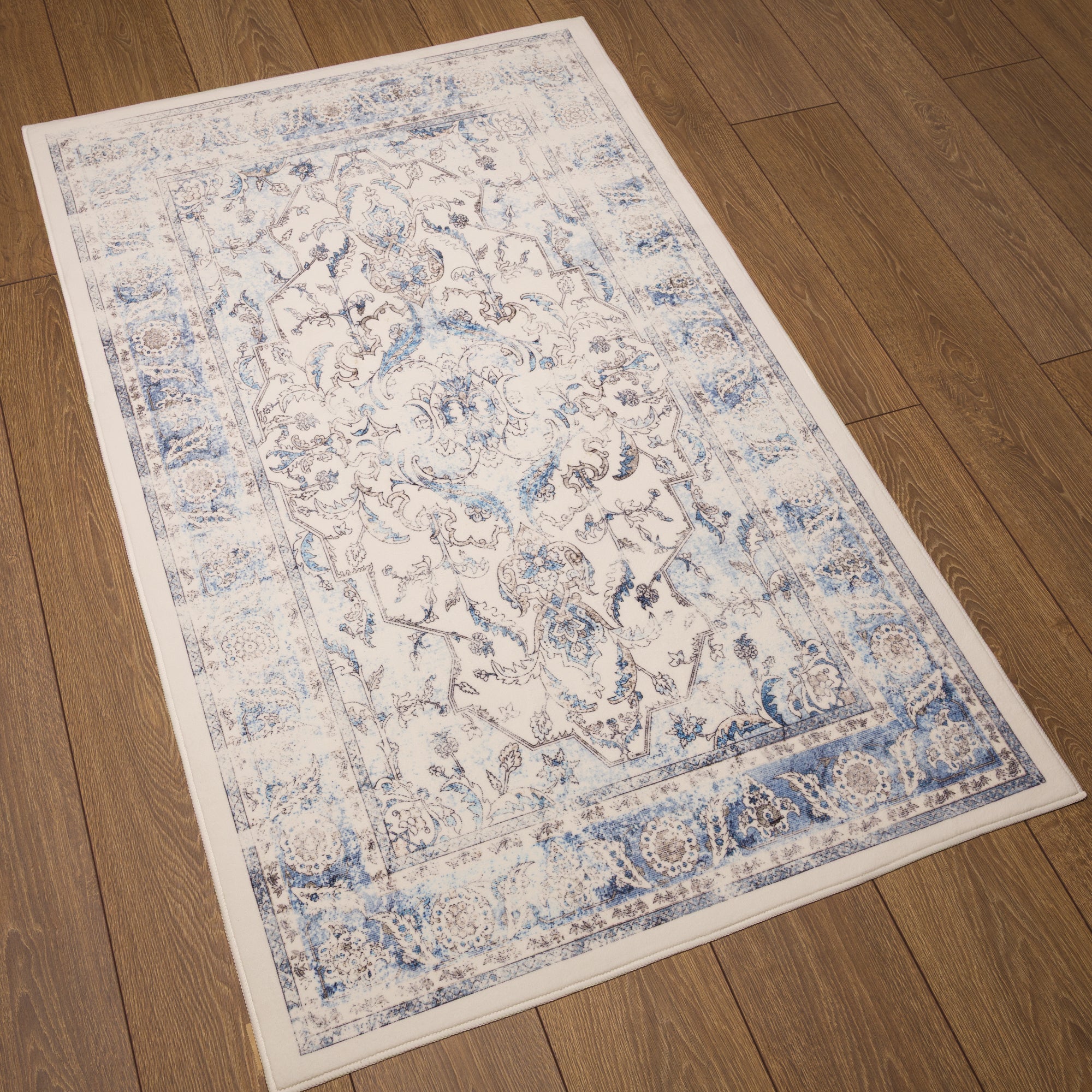 Mara Традиционен килим с медальон