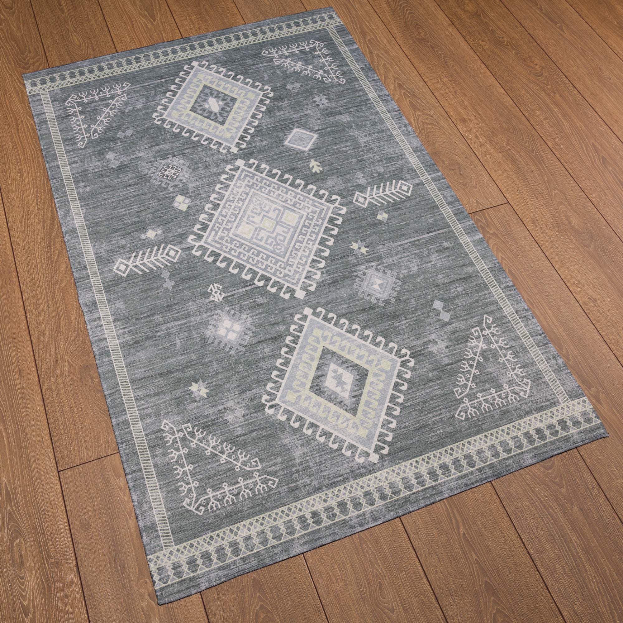 Mila Tribal Diamond Pattern Rug