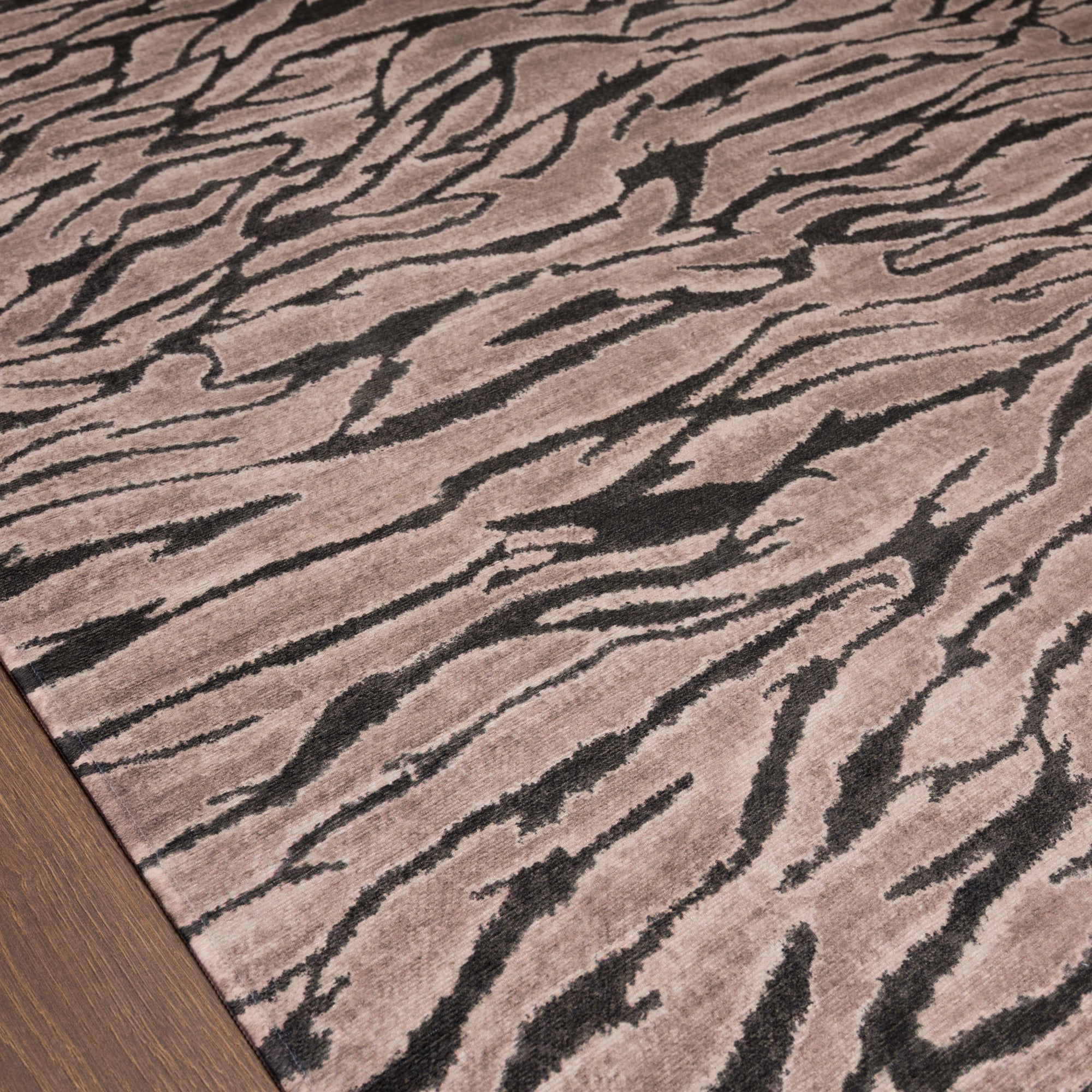 Phoenix Distressed Stripe Rug
