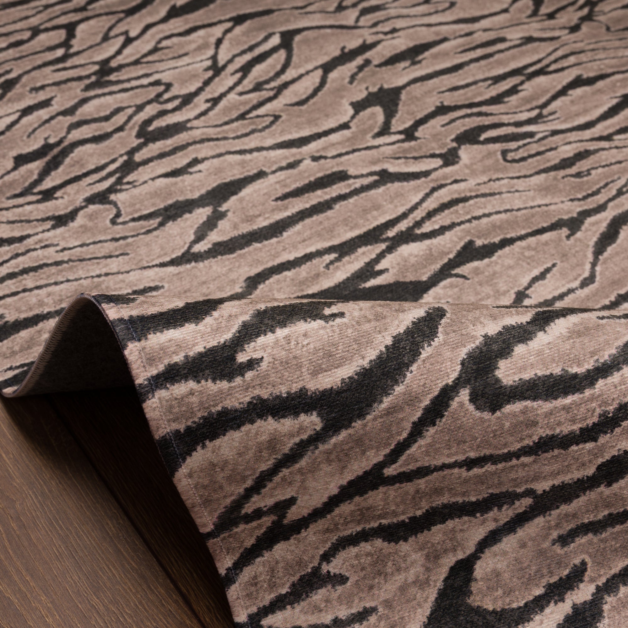Phoenix Distressed Stripe Rug