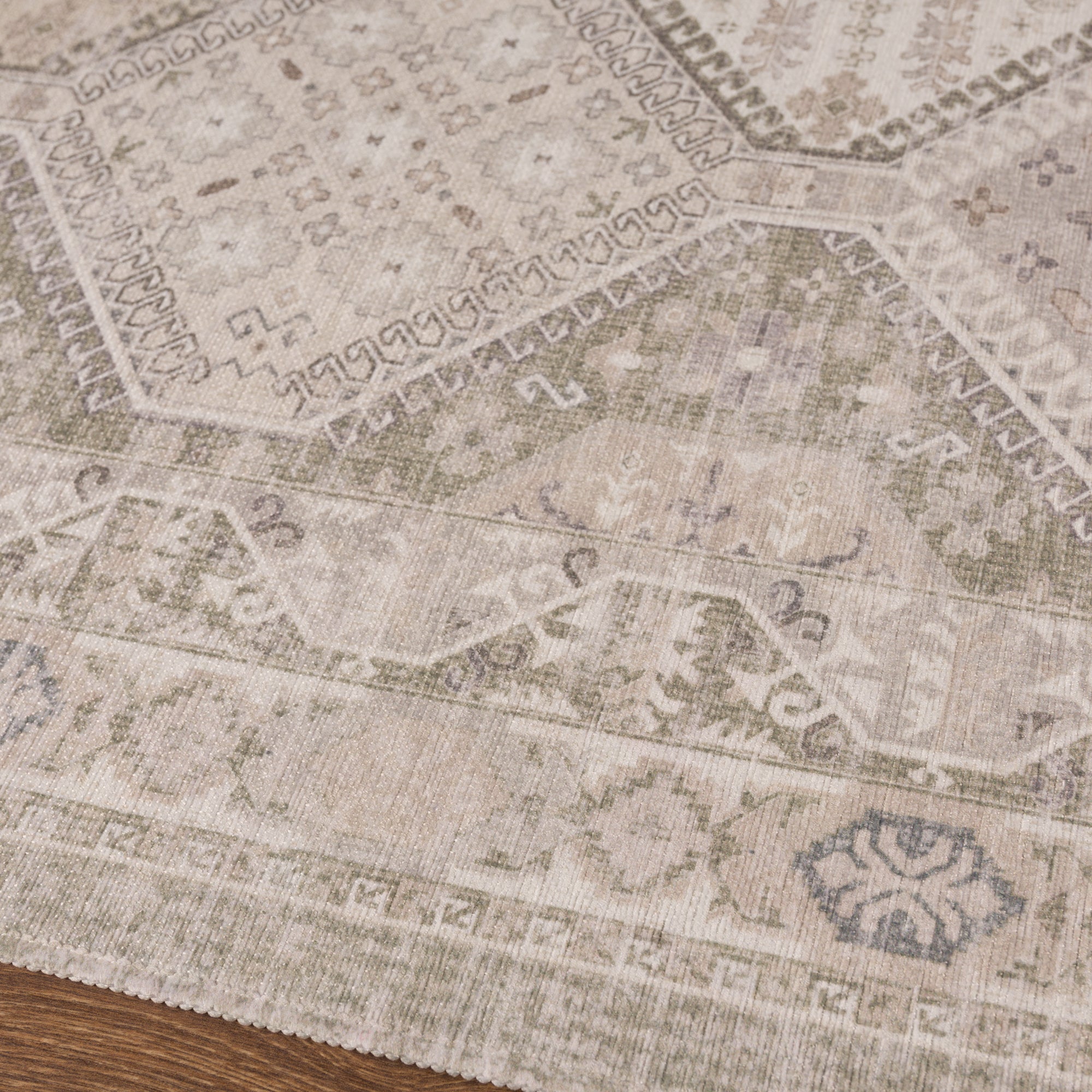 Everly Geometric Medallion Rug