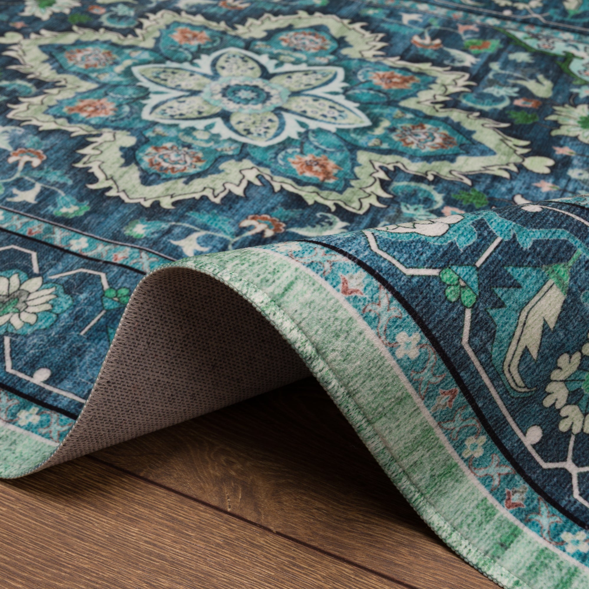 Aubrey Класически килим с медальон