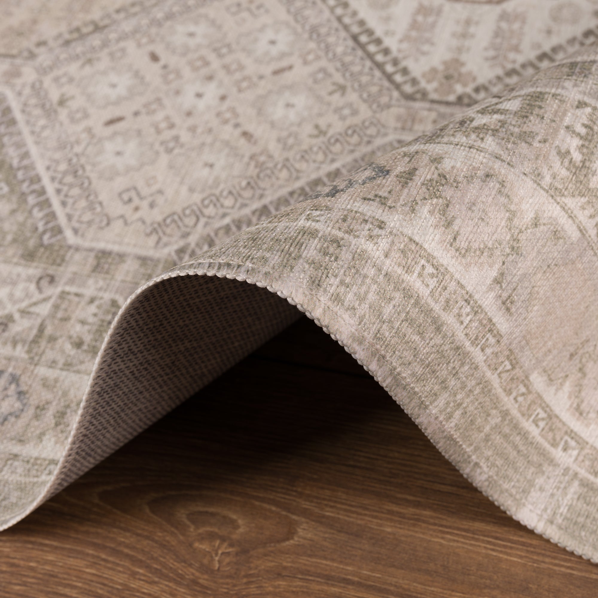 Everly Geometric Medallion Rug