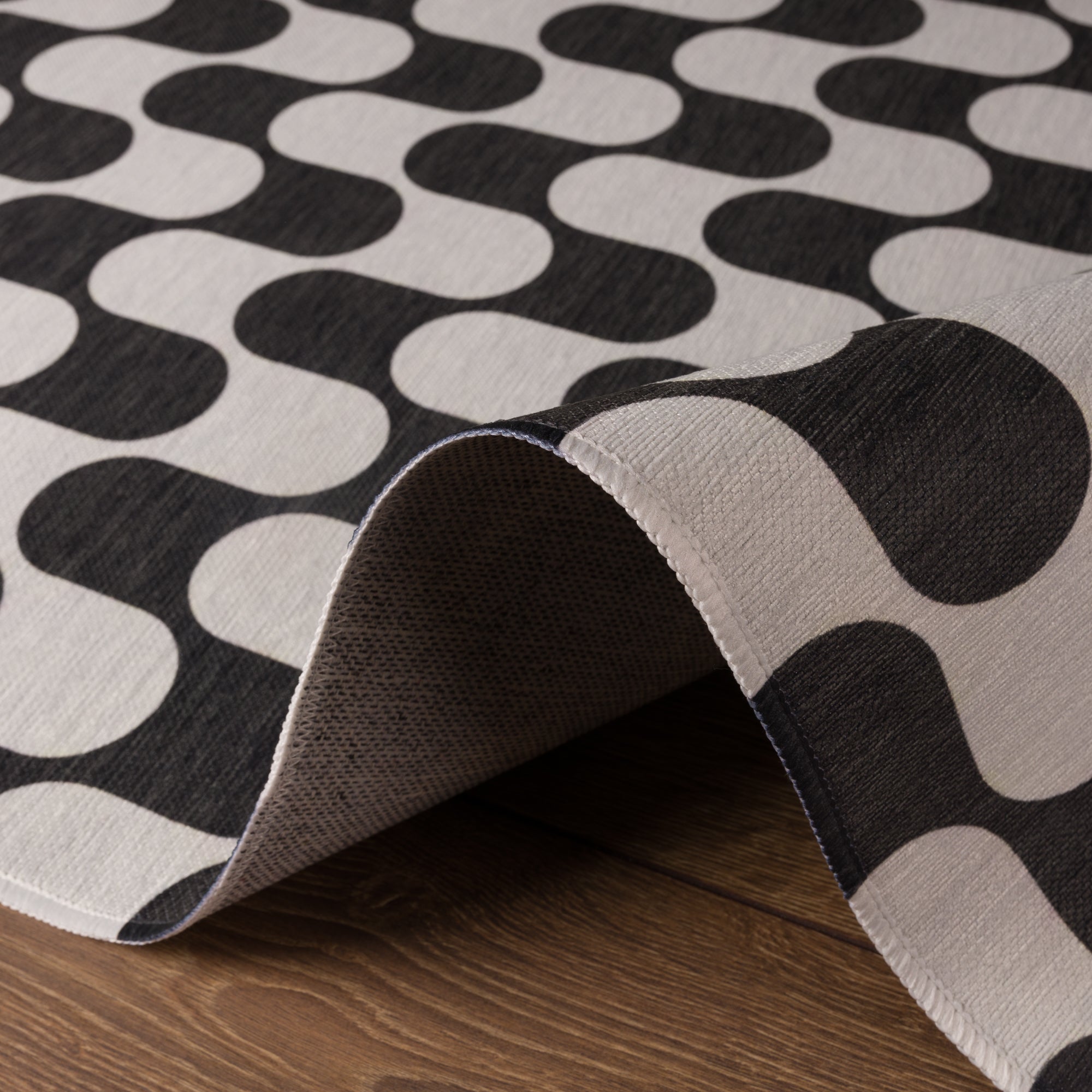 Pixie Wavy Geometric Rug