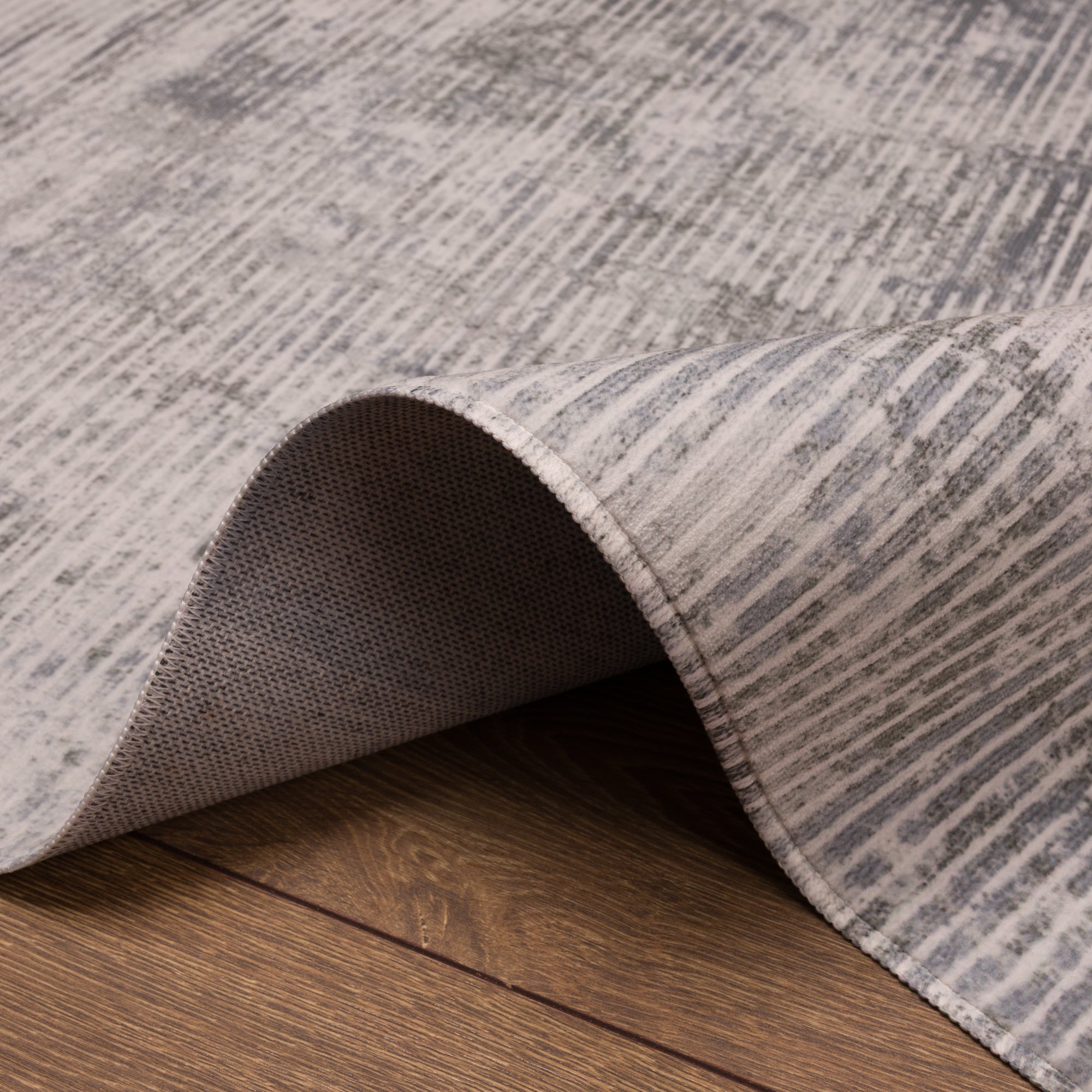 Lea Пострадал линеен килим