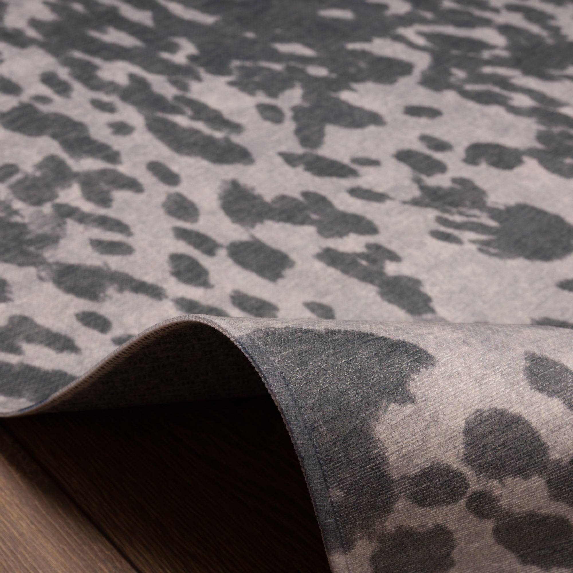 Kaia Abstrakter Tiermusterteppich