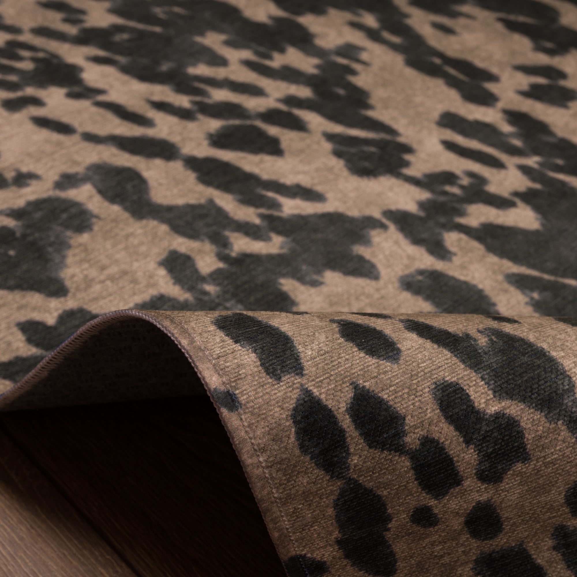 Kaia Abstrakter Tiermusterteppich