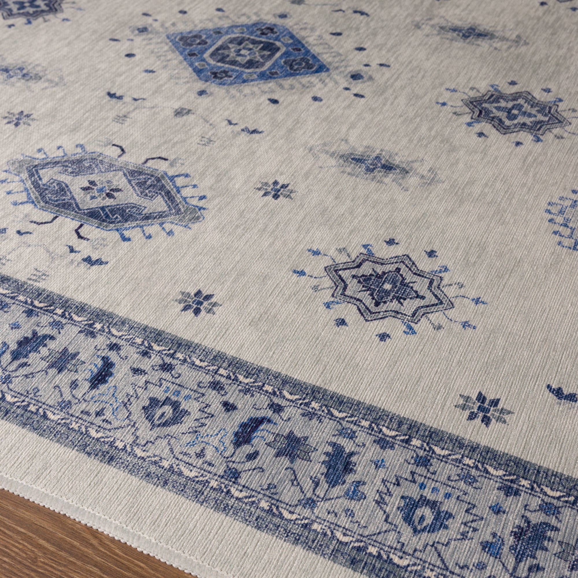 Victoria Medallion Ornamental Rug