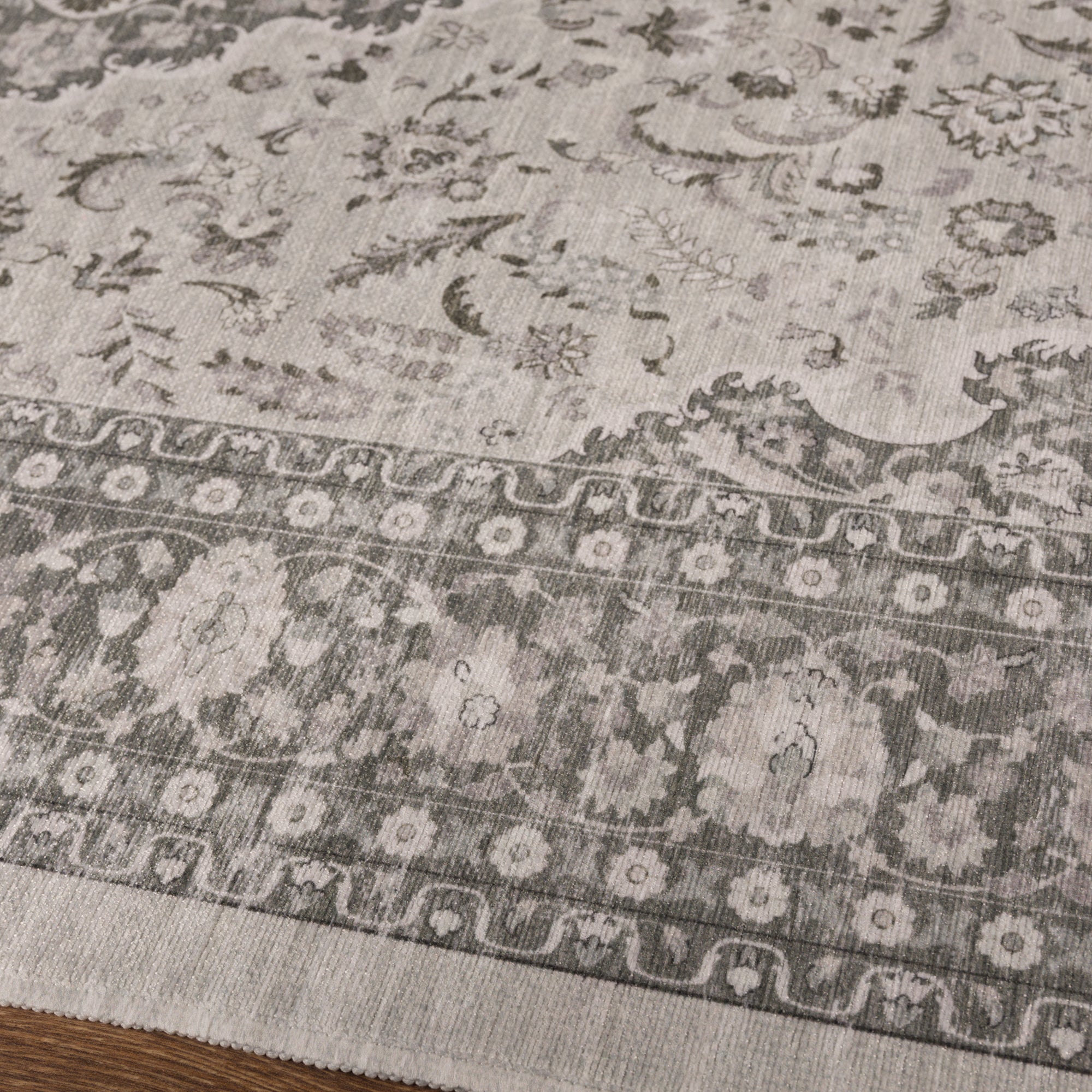 Valeria Vintage Ornamental Rug