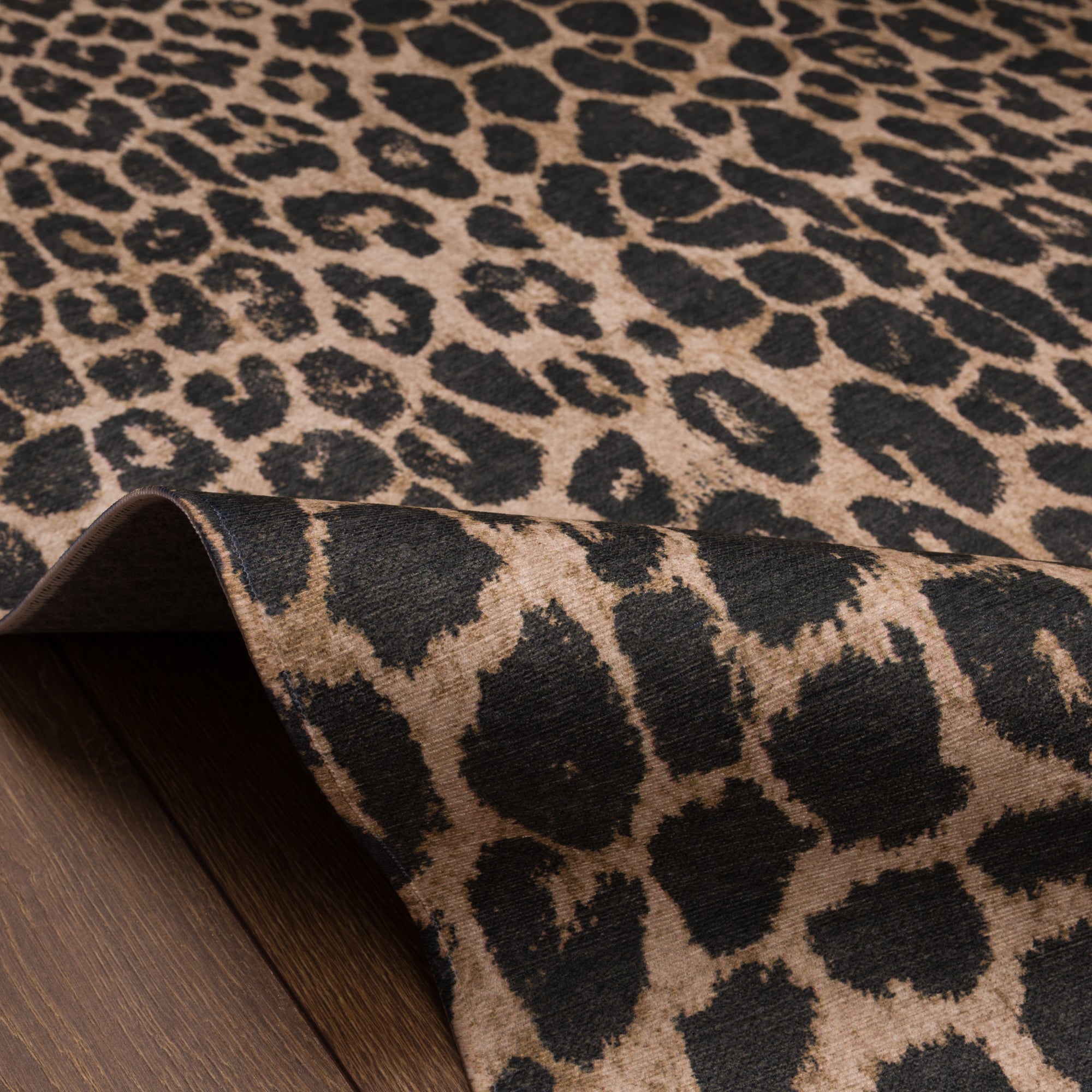 Sawyer Distressed Leopard Matta