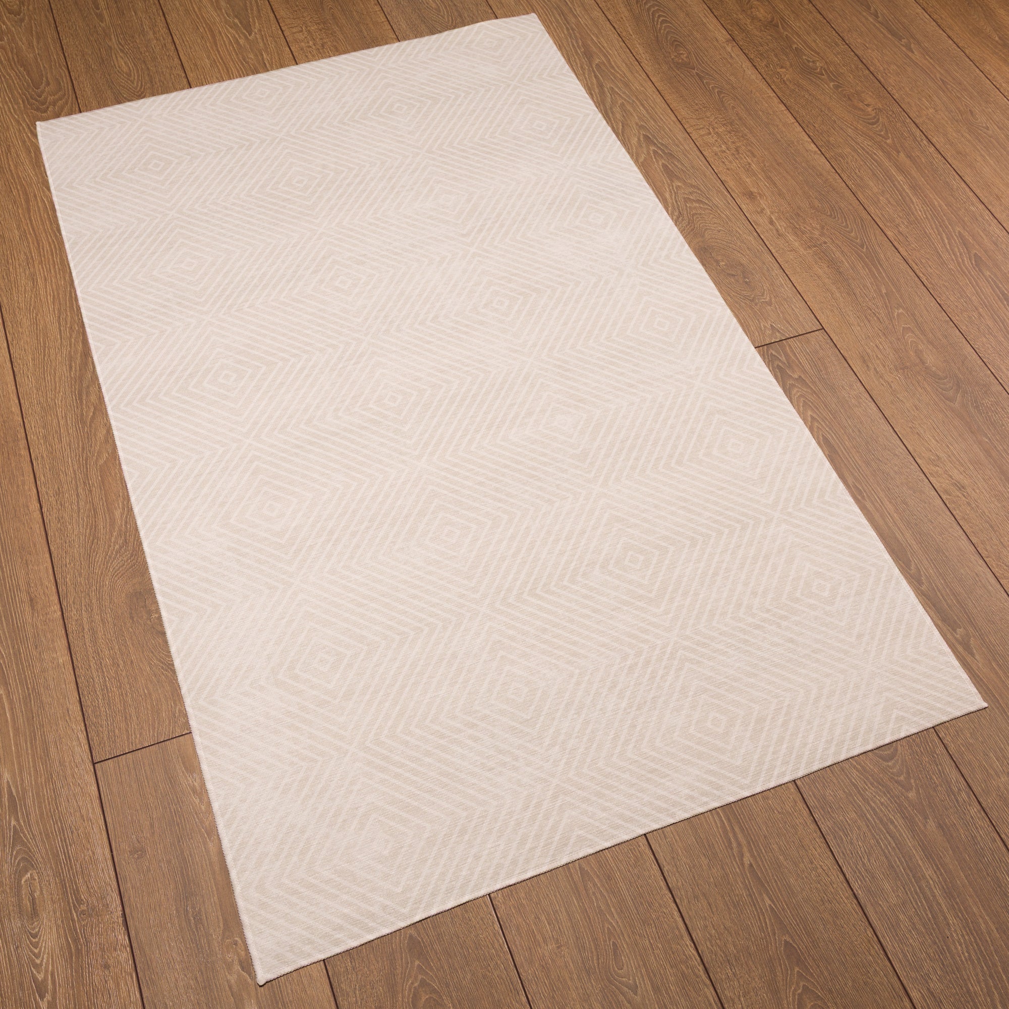 Blaze Geometric Diamond Rug