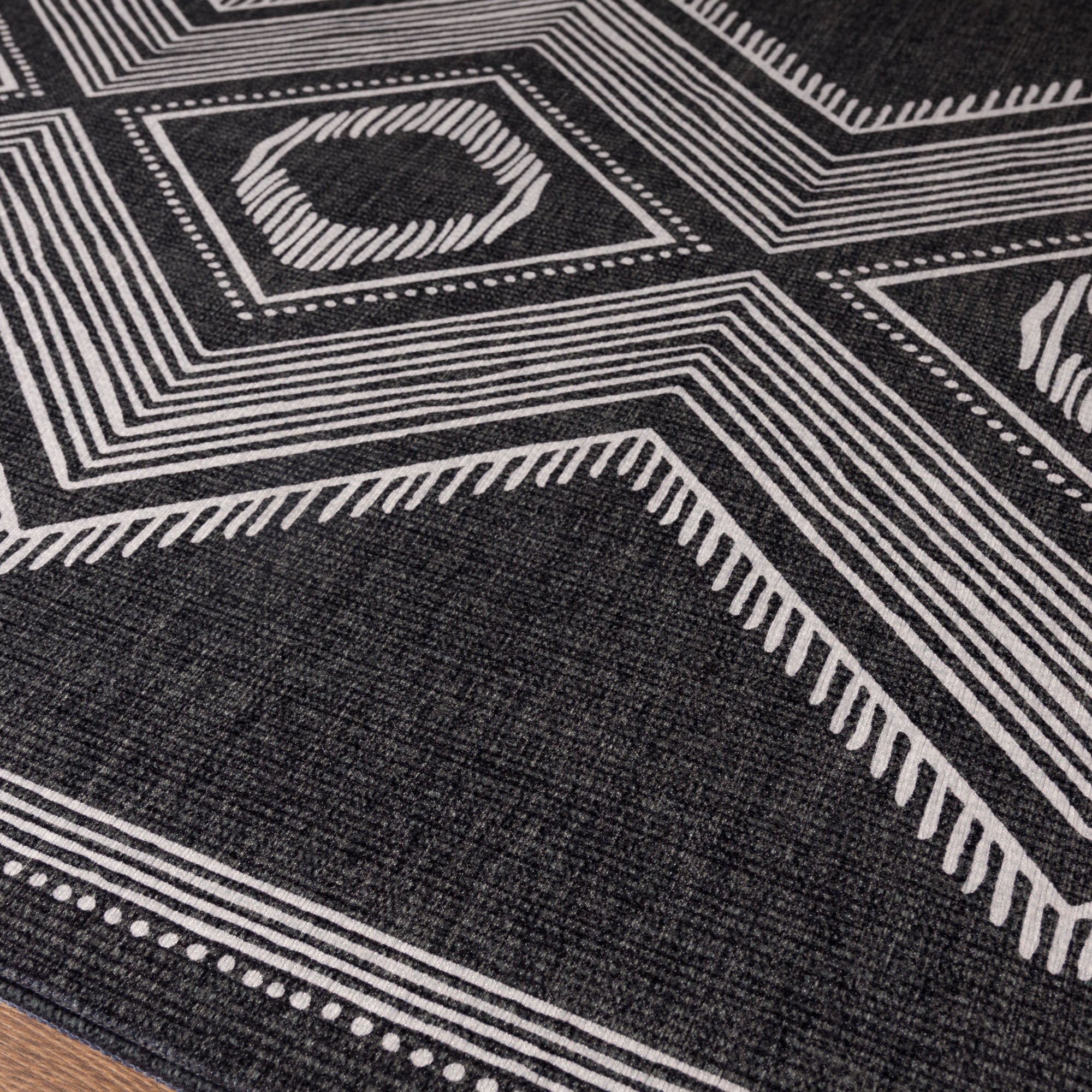 Ollie Geometric Diamond Rug
