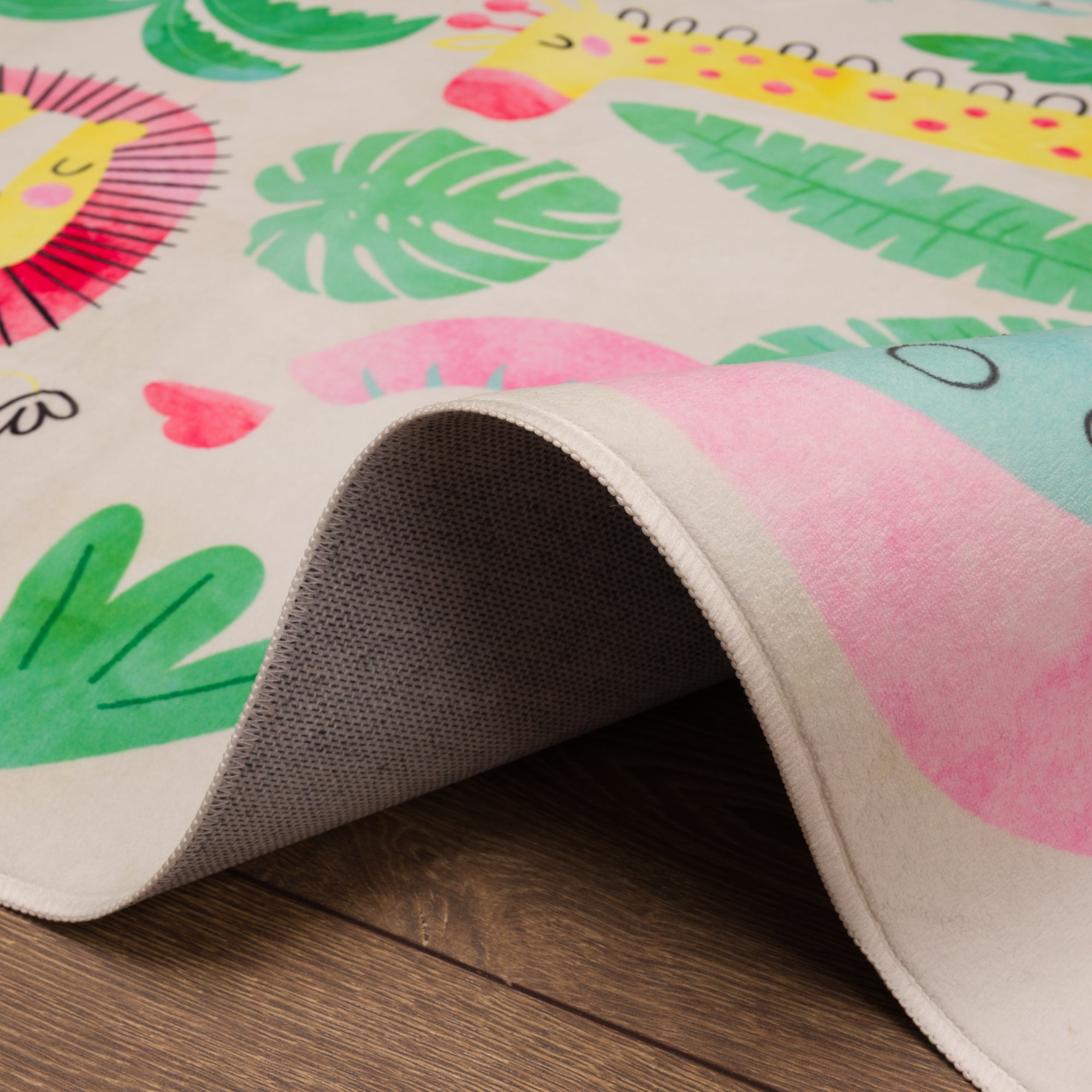 Tom Килимче за приключения в джунглата