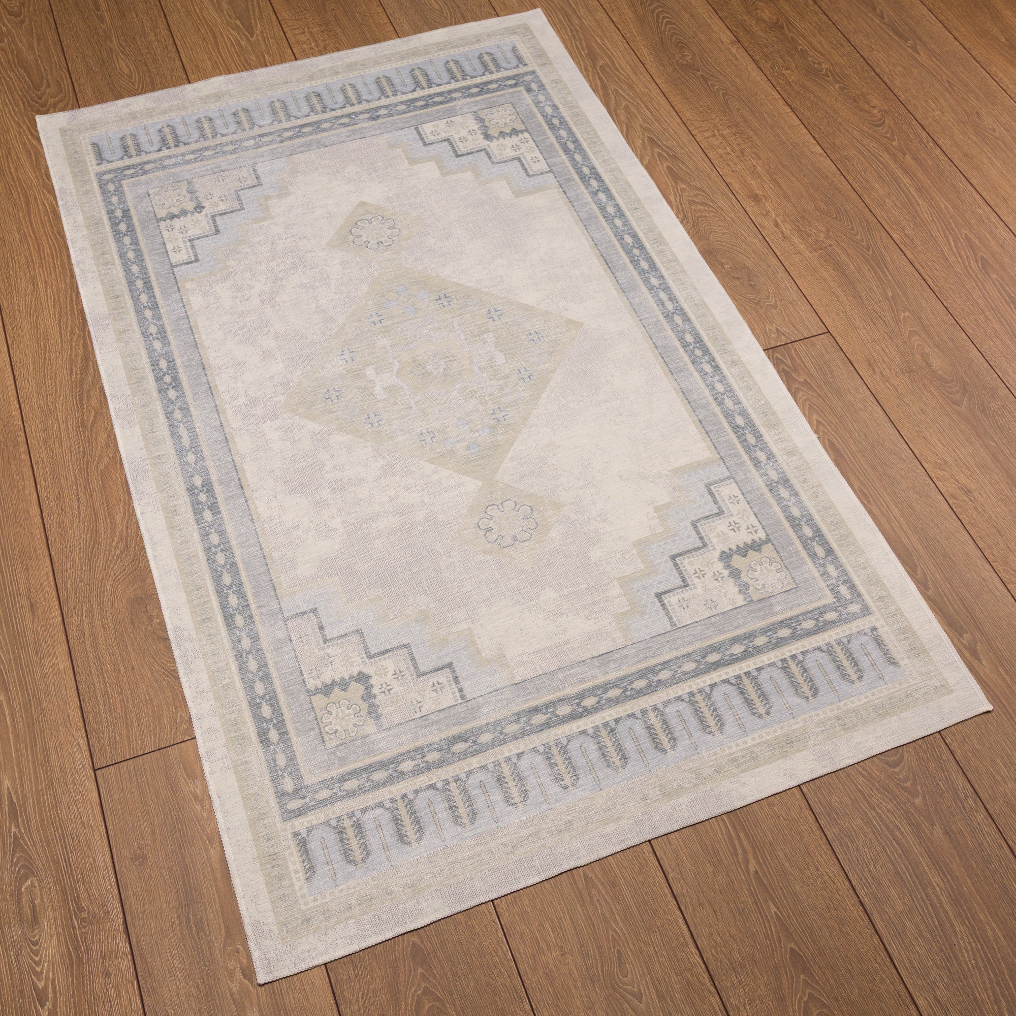 Selene Geometric Diamond Rug