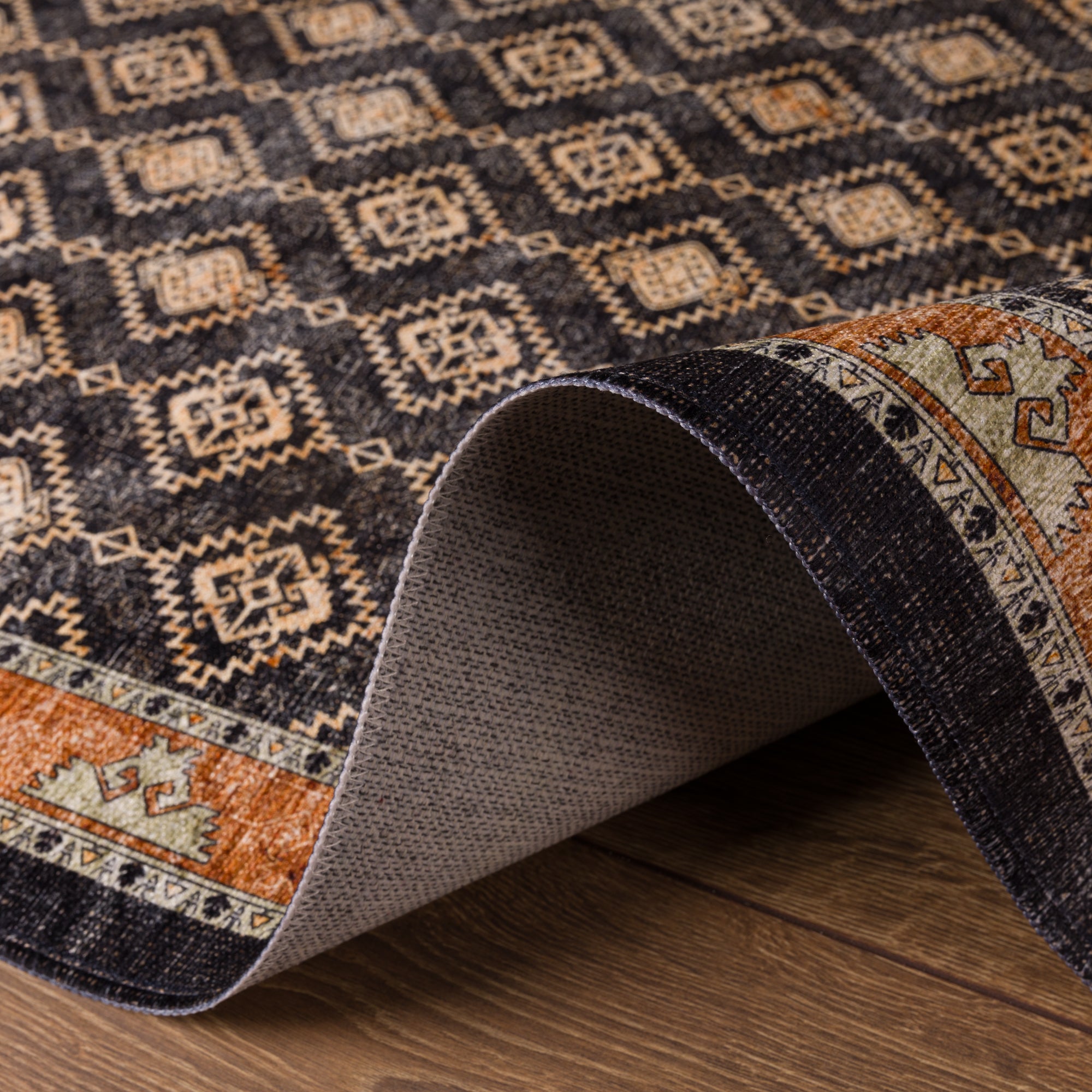 Niva Diamond Traditional Rug