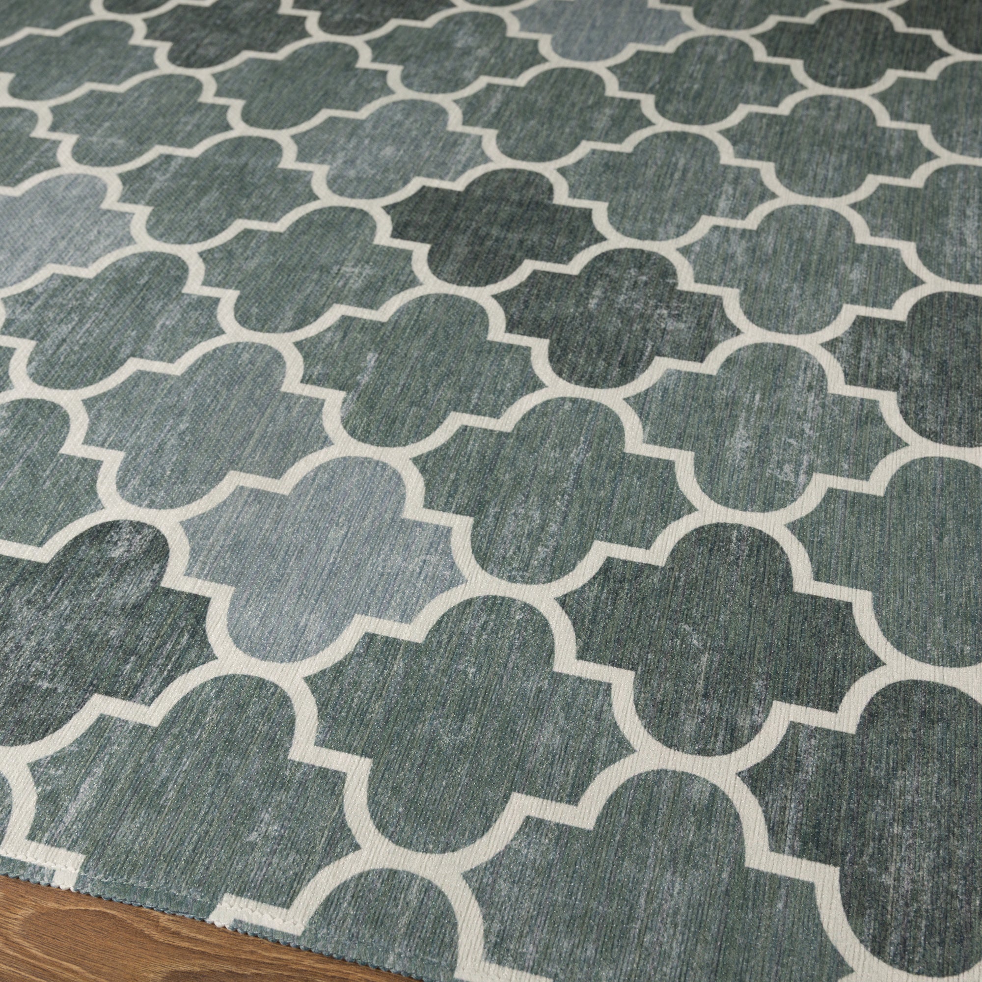 Lily Geometric Trellis Pattern Rug