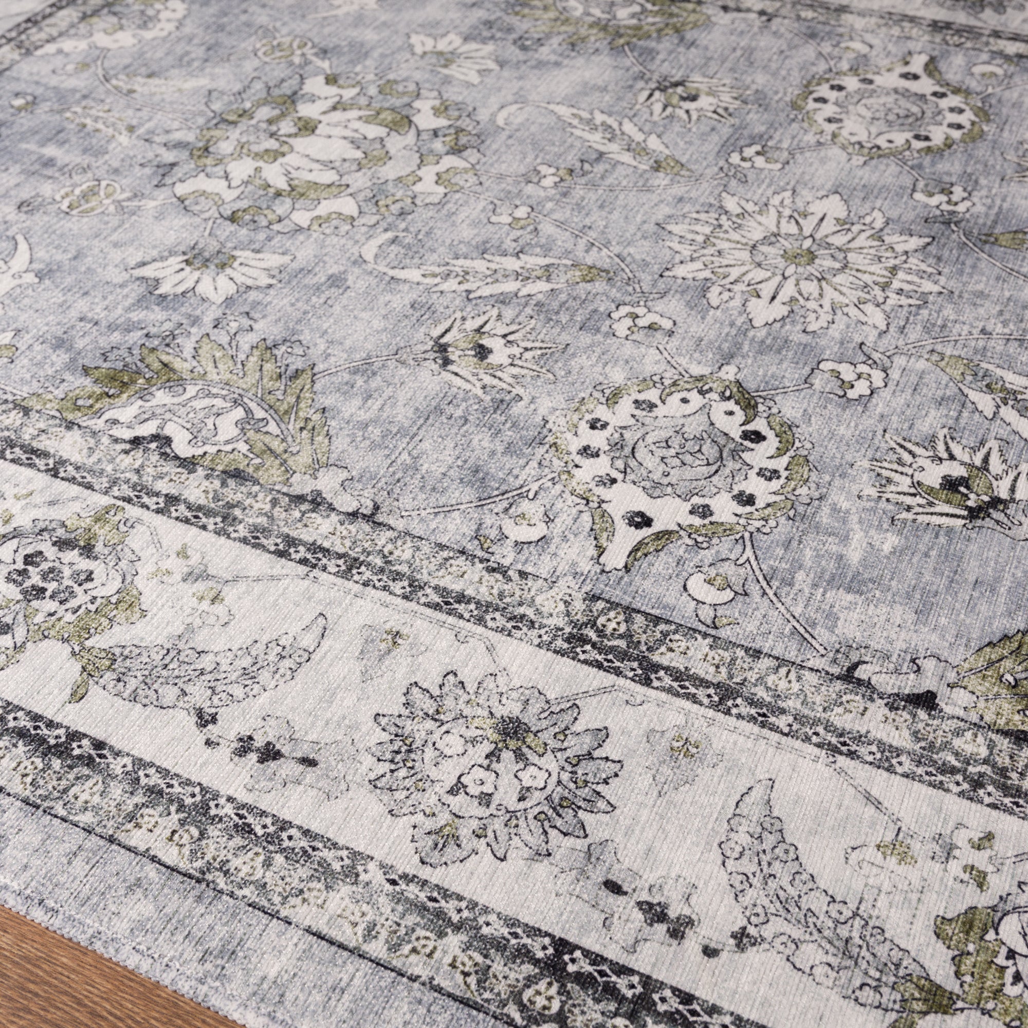 Cleo Traditional Floral Design Rug