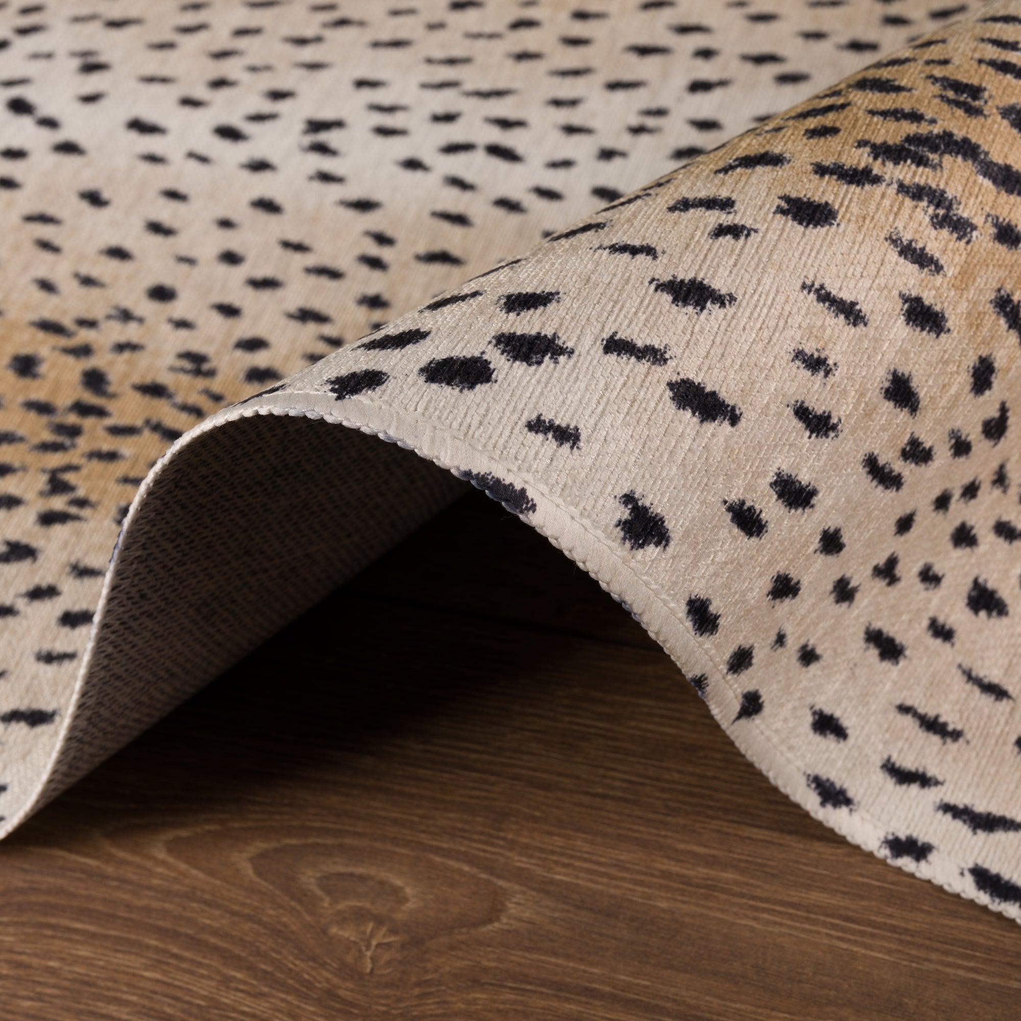 Zara Spotted Pattern Rug