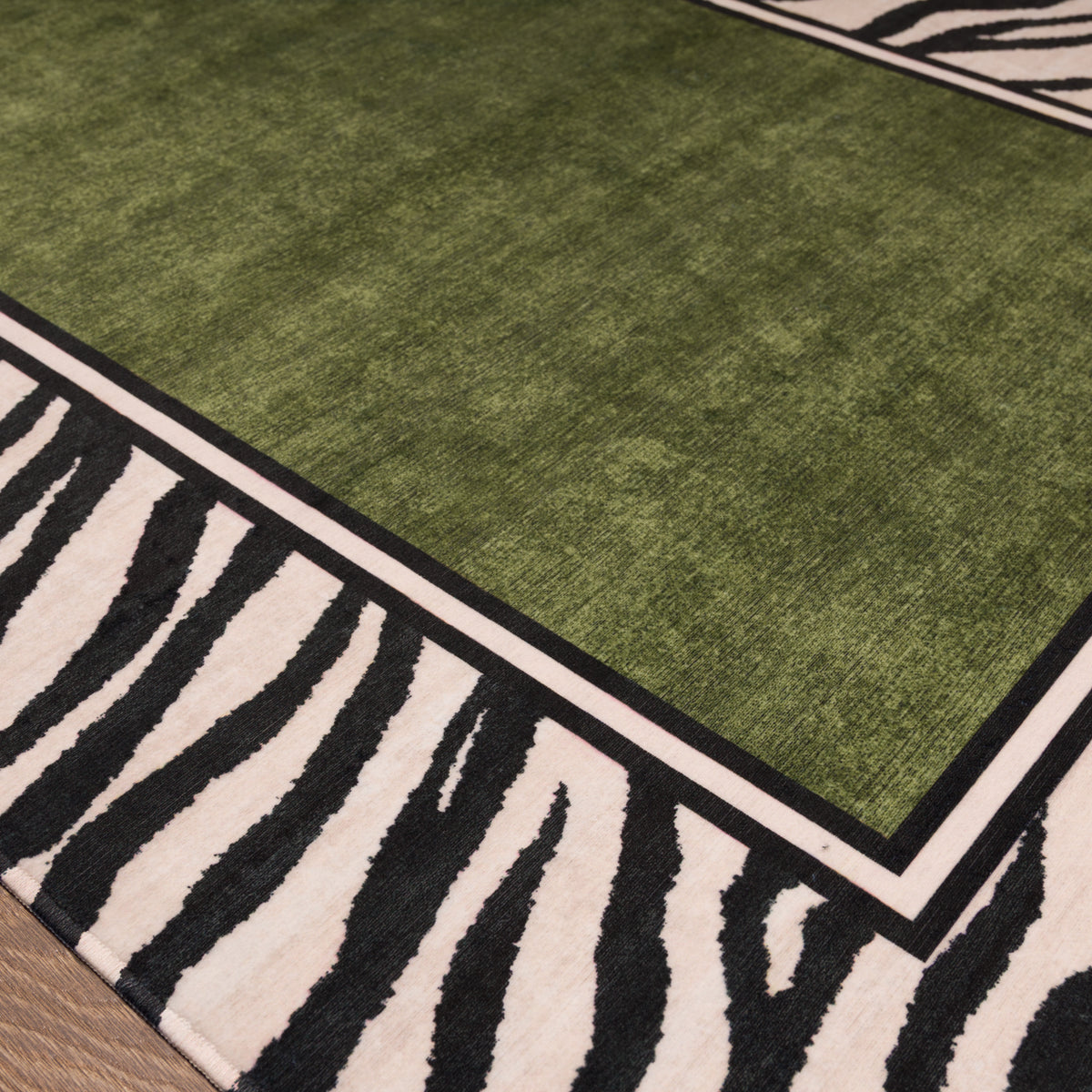 Jax Tapete em negrito com estampa de borda de zebra
