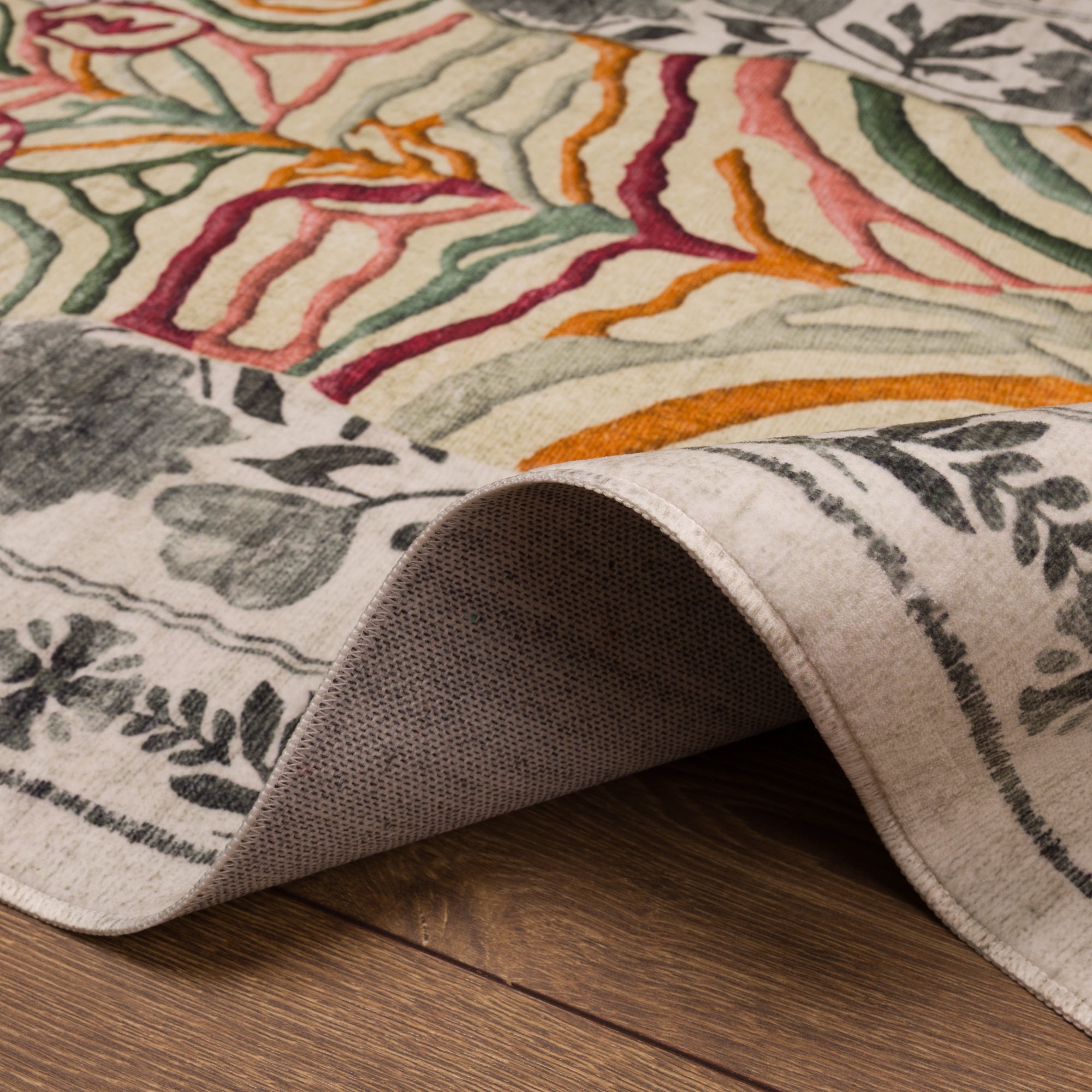 Yara Ботанически килим със зебров печат