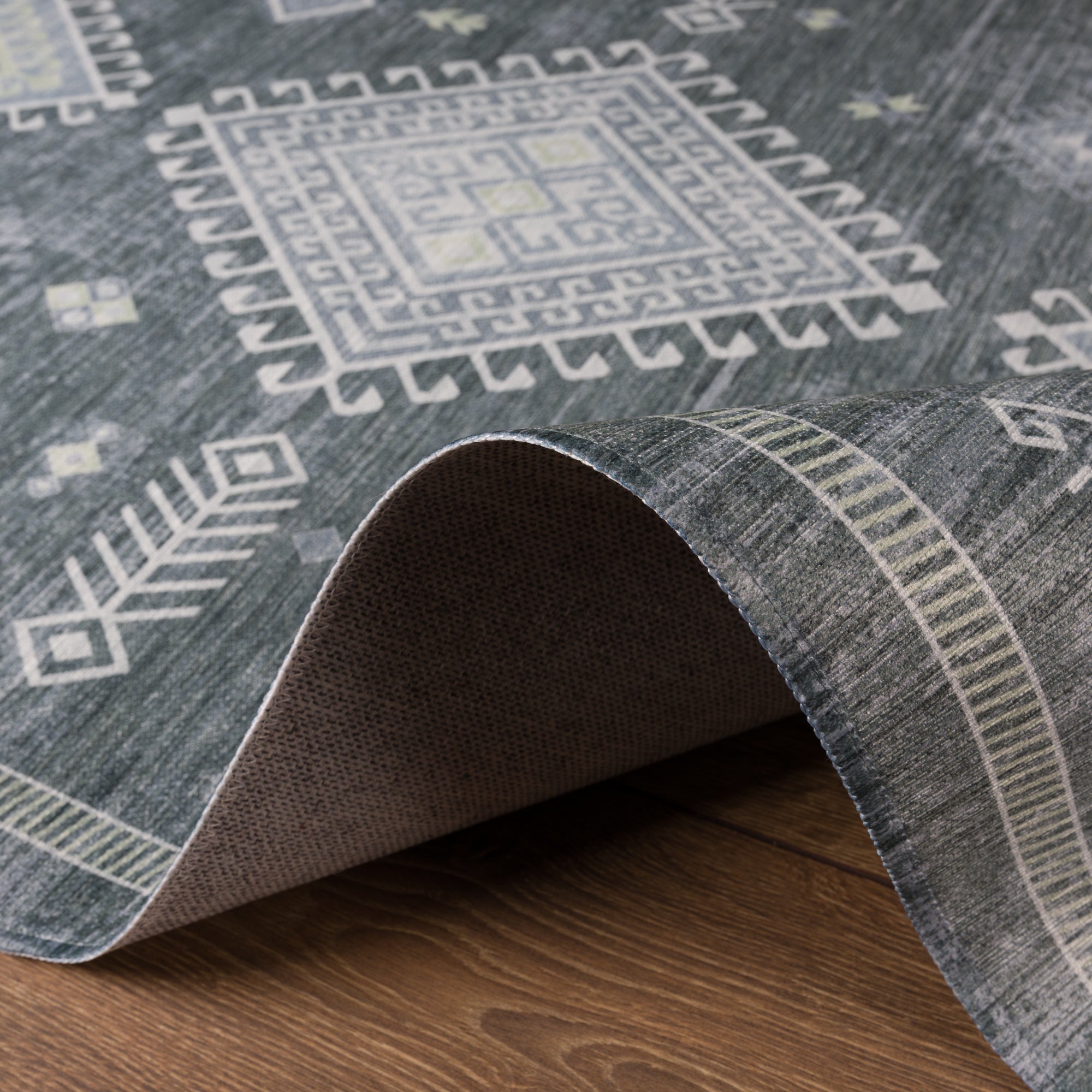 Mila Tribal Diamond Pattern Rug