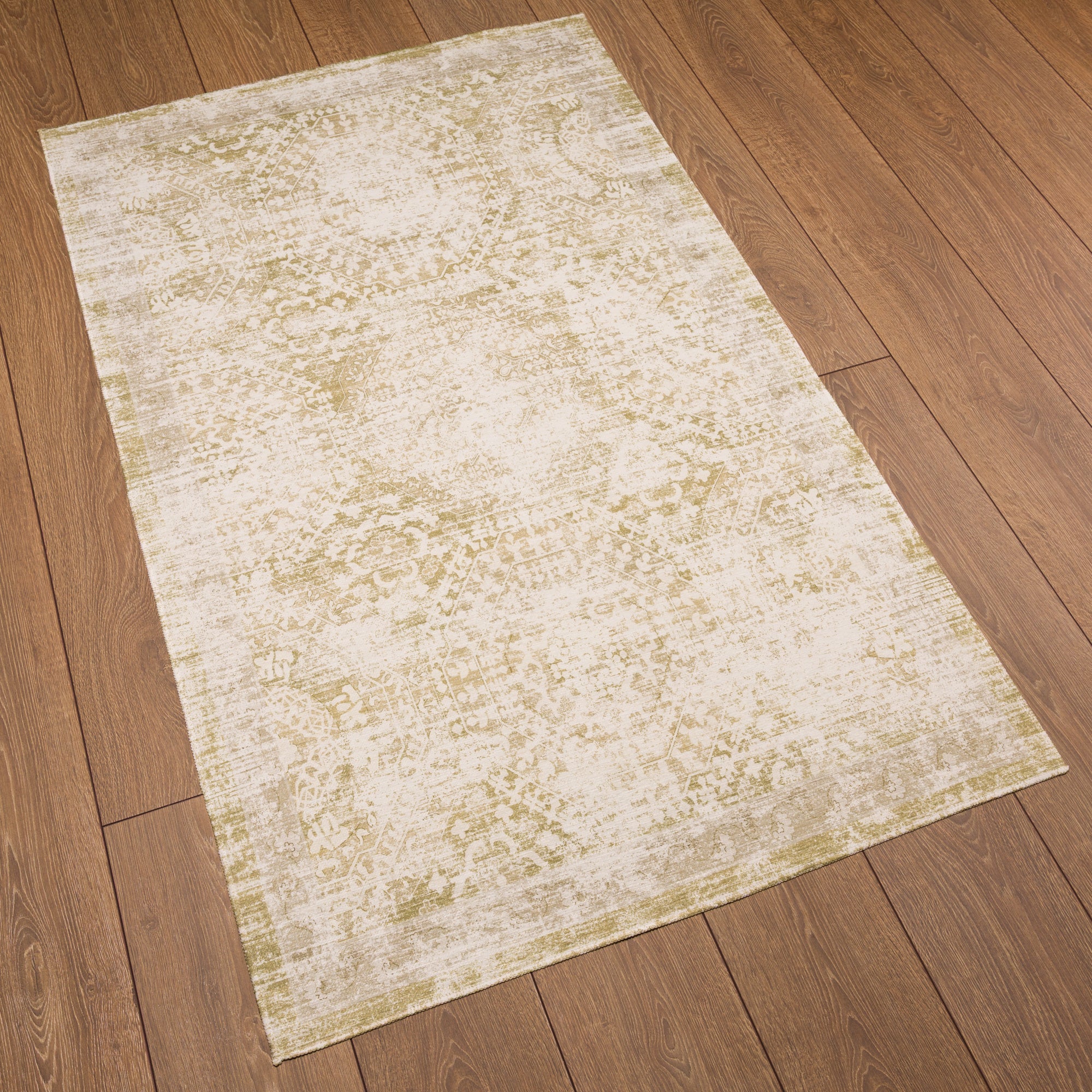 Bella Distressed Ornamental Rug