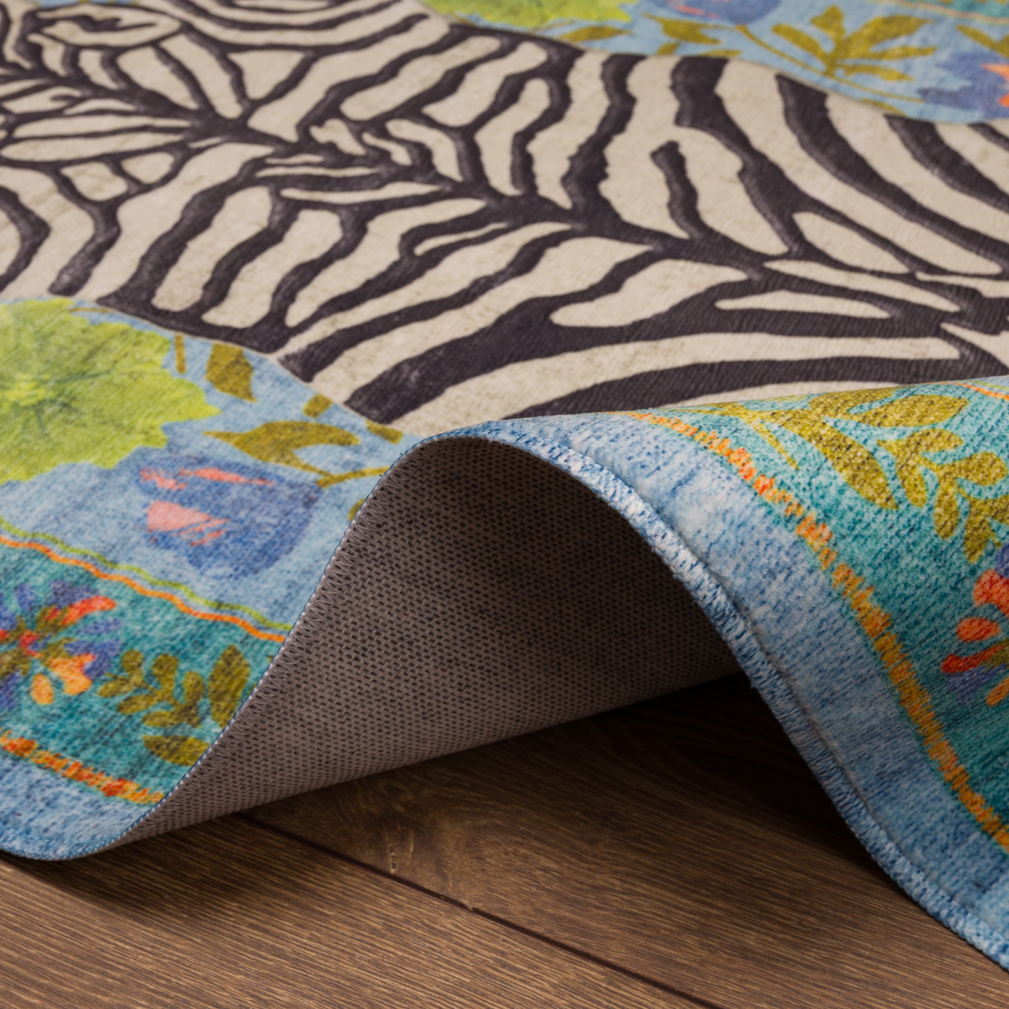 Yara Ботанически килим със зебров печат