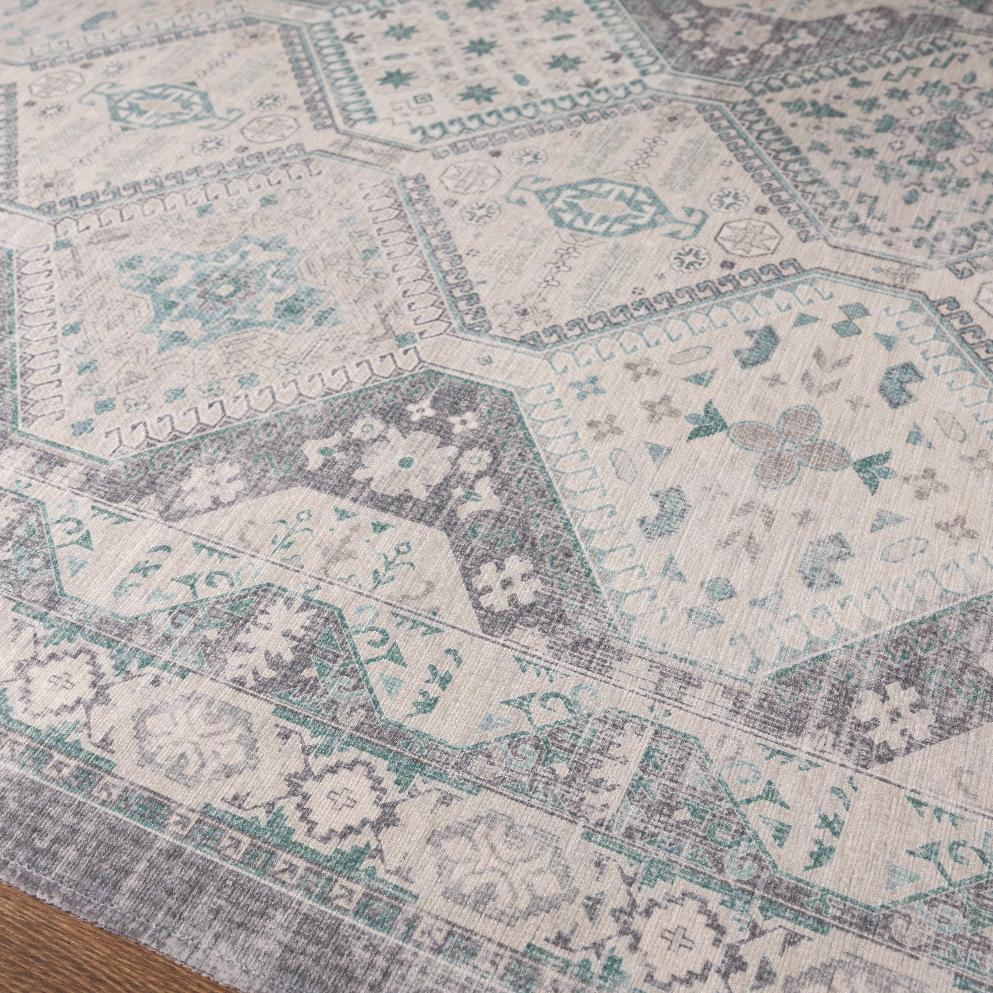 Everly Geometric Medallion Rug