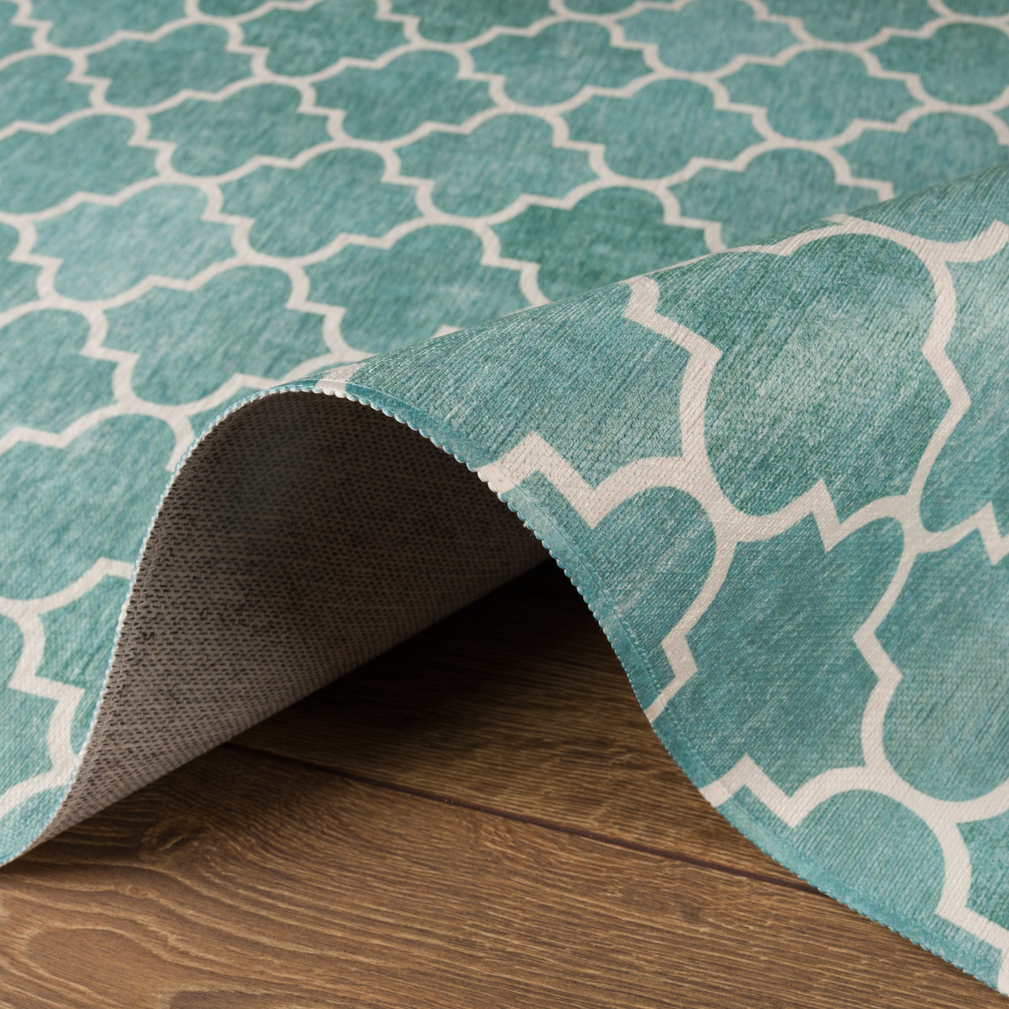 Lily Geometric Trellis Pattern Rug