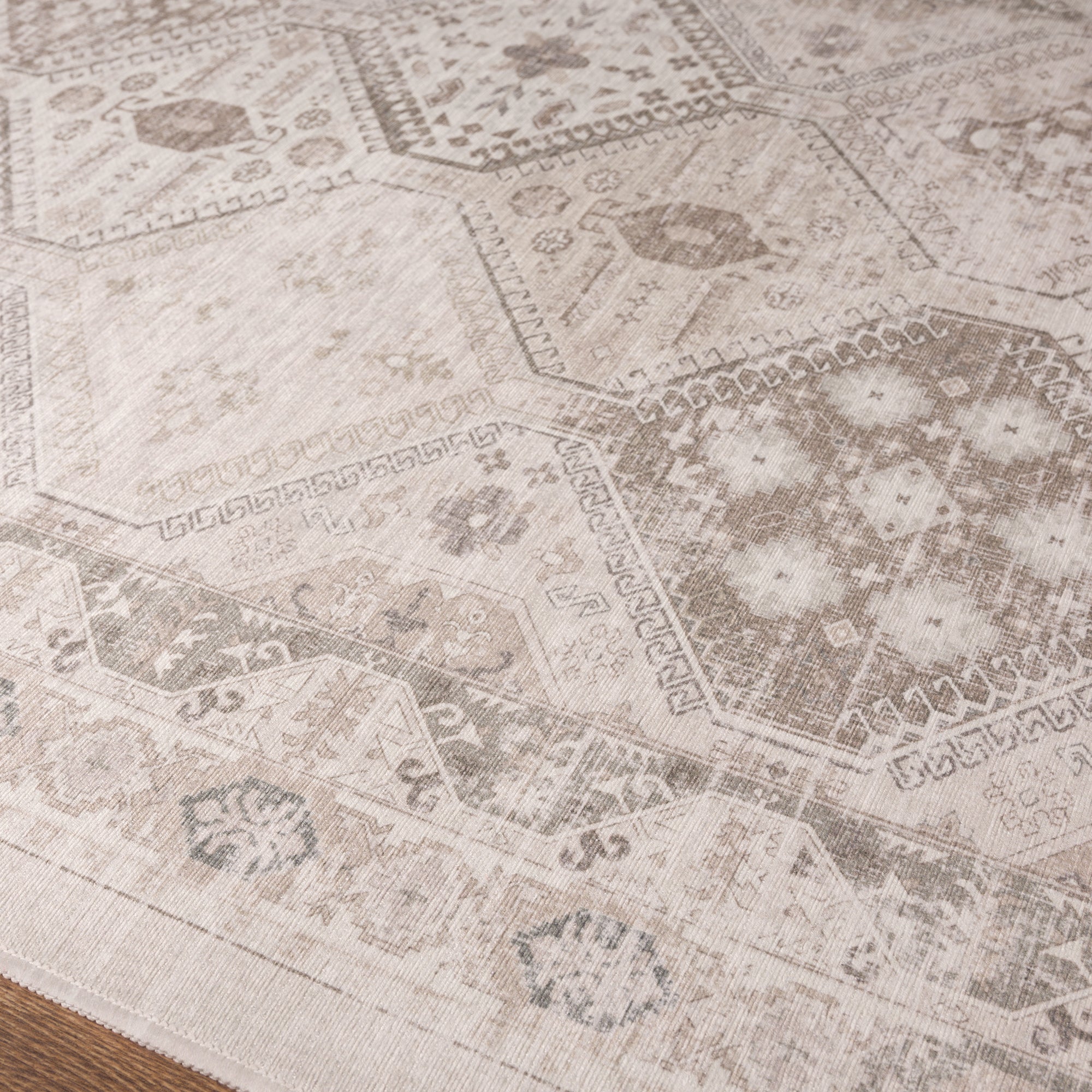 Everly Geometric Medallion Rug
