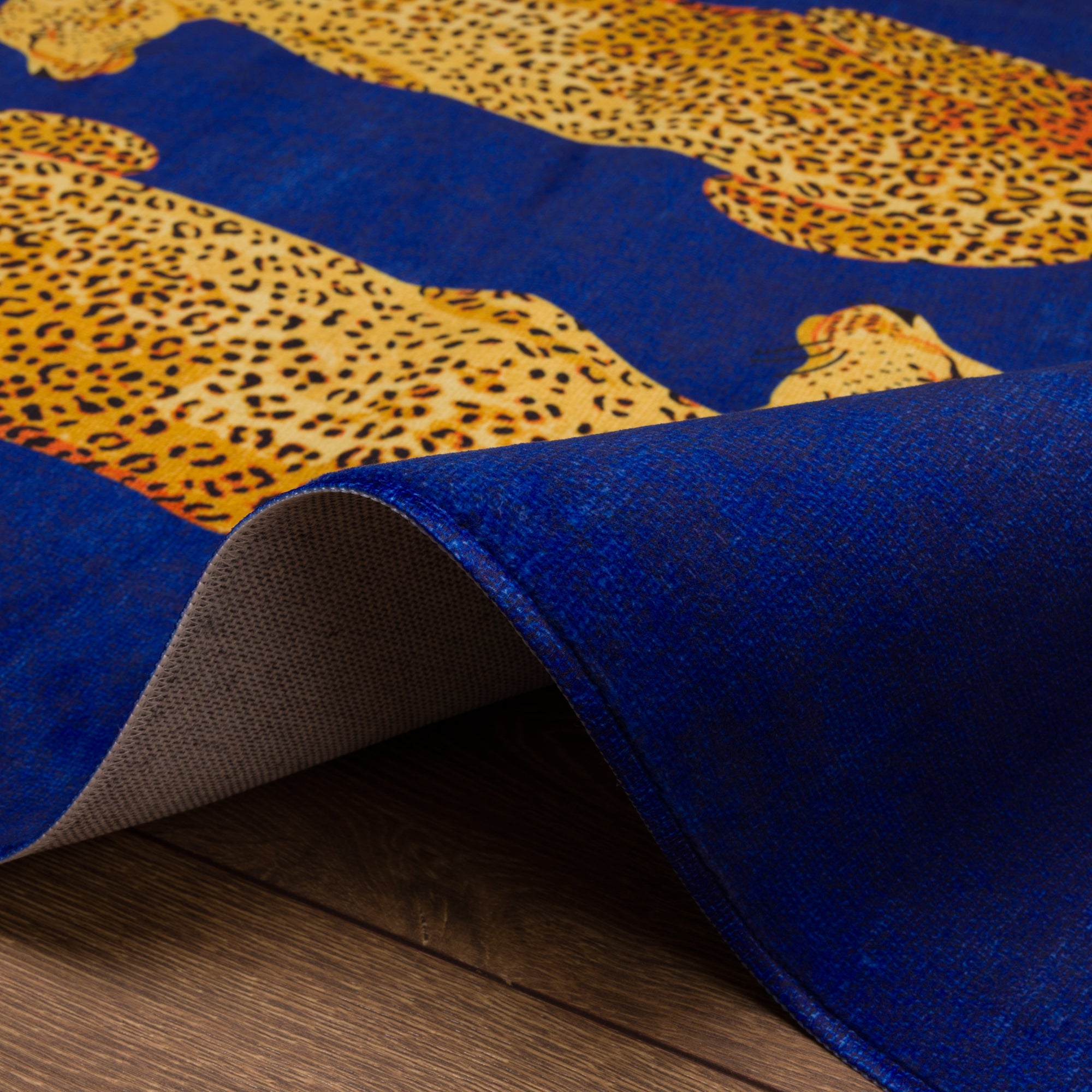 Sandy Tappeto chic con motivo leopardato