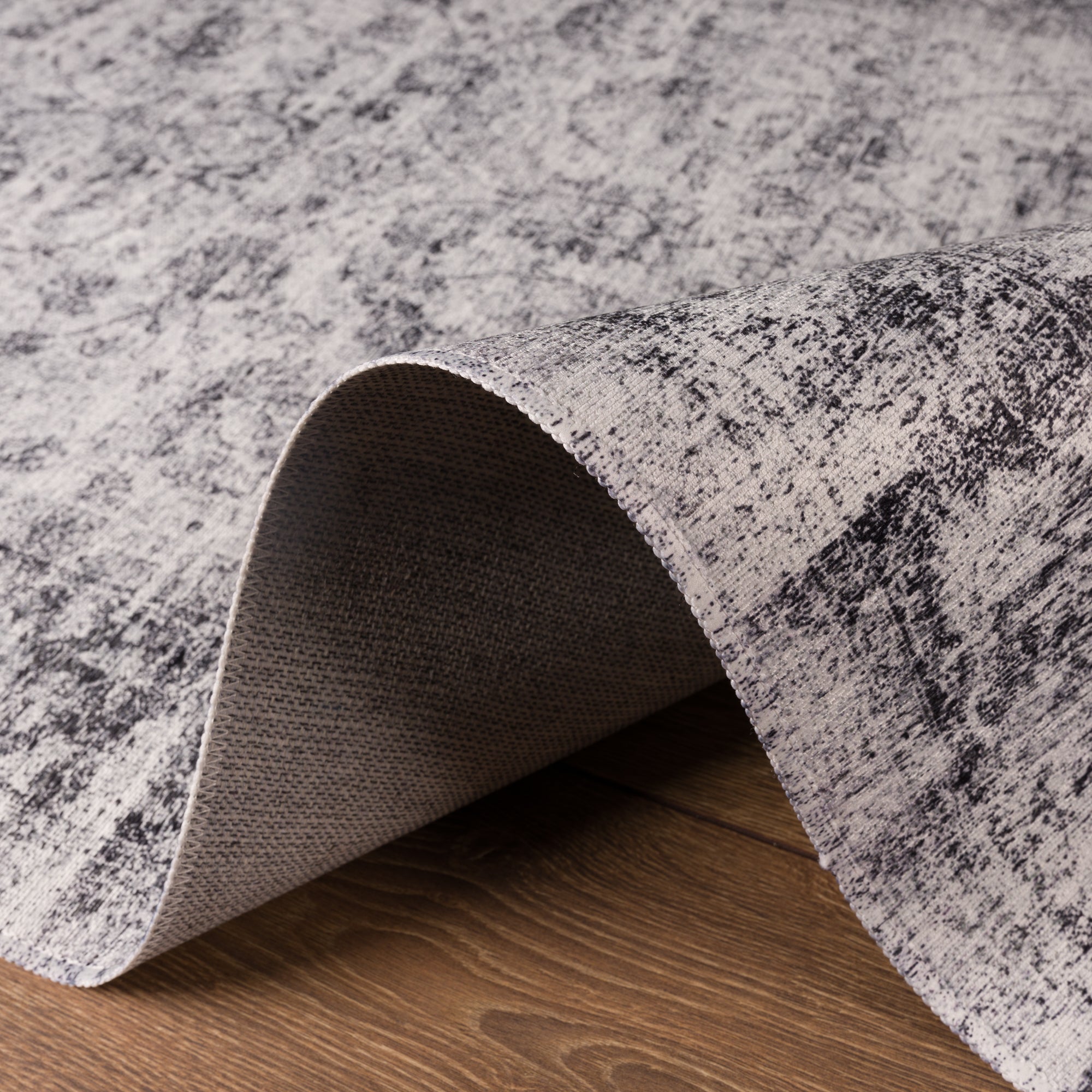 Arlo Distressed Ornamental Rug
