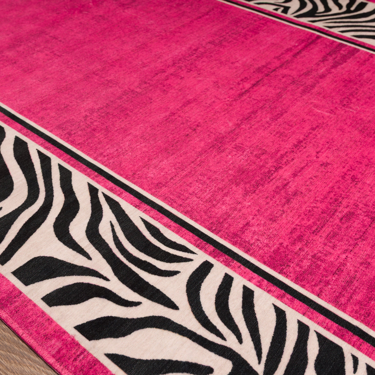Jax Tapete em negrito com estampa de borda de zebra