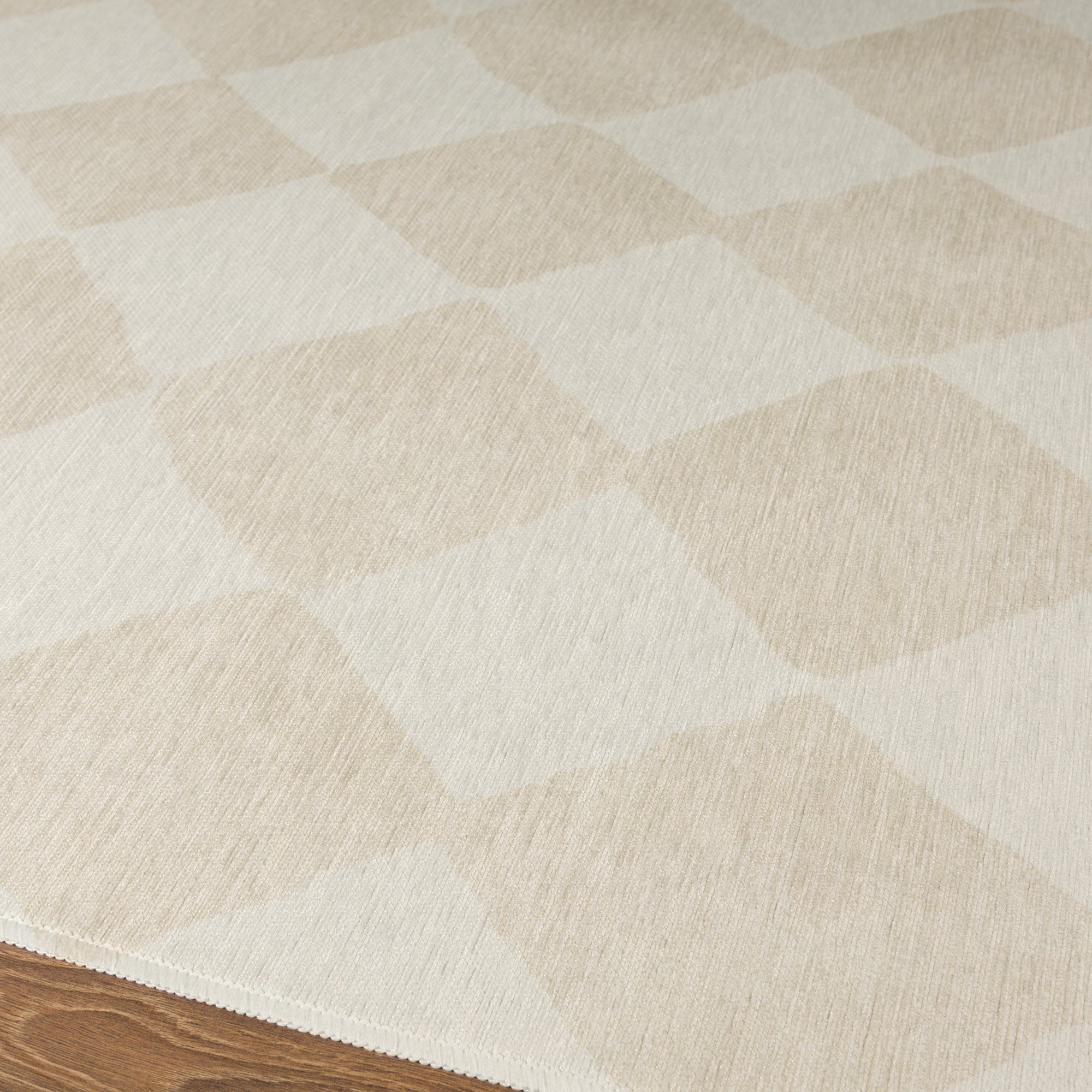 Vera Checkered Diamond Pattern Rug